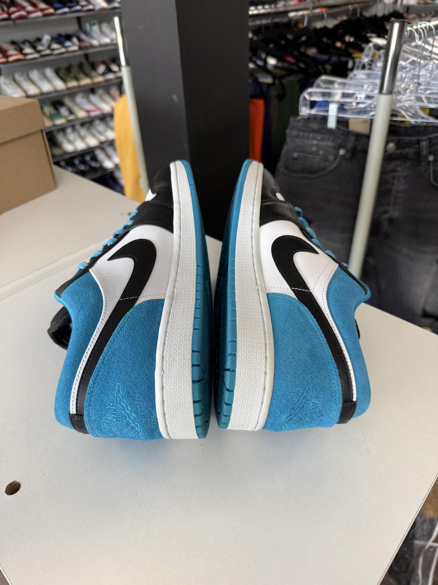 Jordan 1 Low "Blue Laser" Used Size 11.5