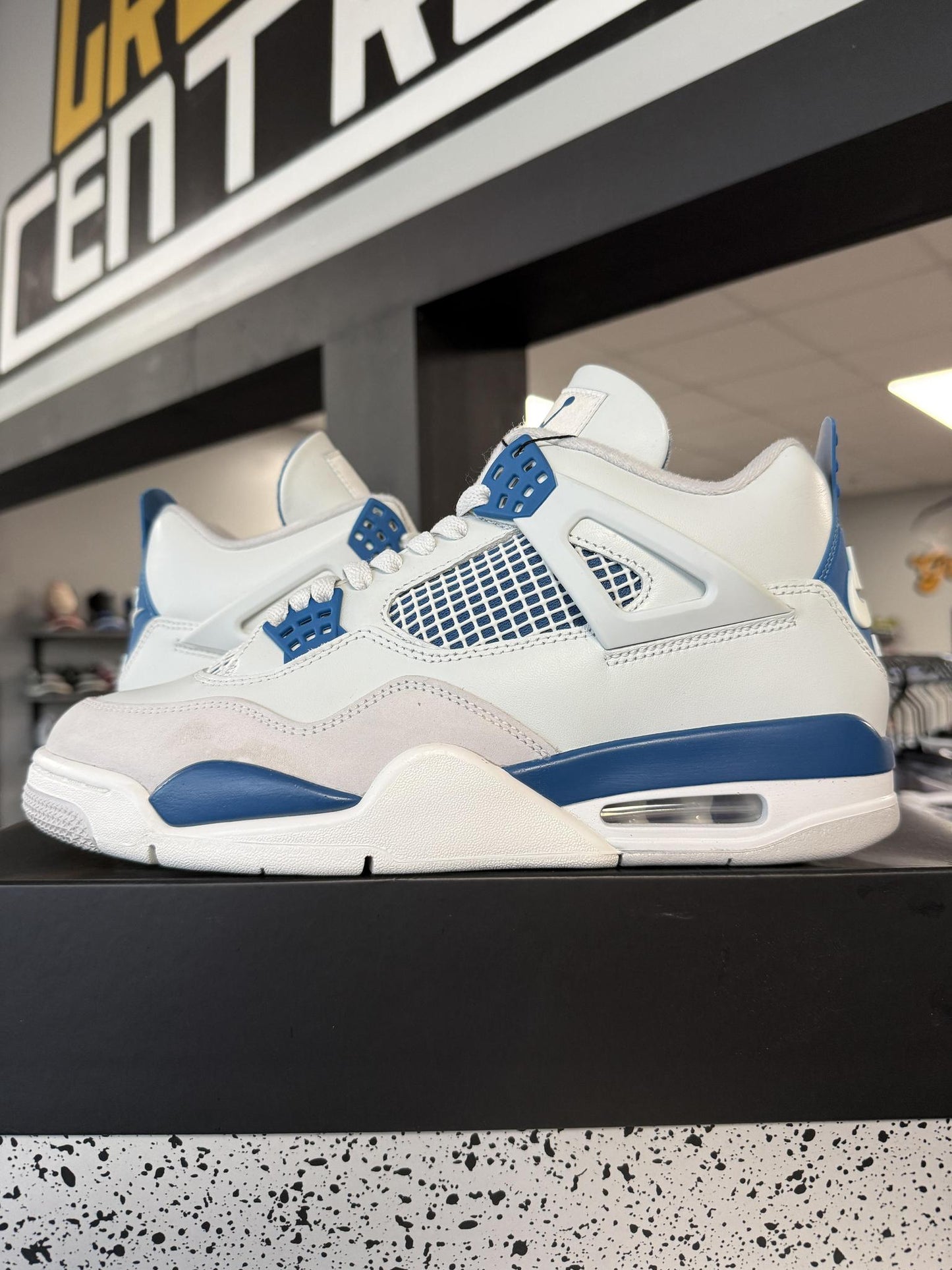 Jordan 4 "Military Blue" Used Size 10