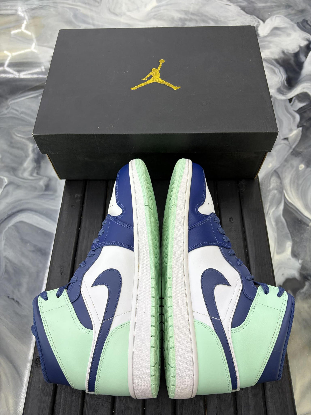 Jordan 1 Mid "Mystic Navy" Used Size 10.5