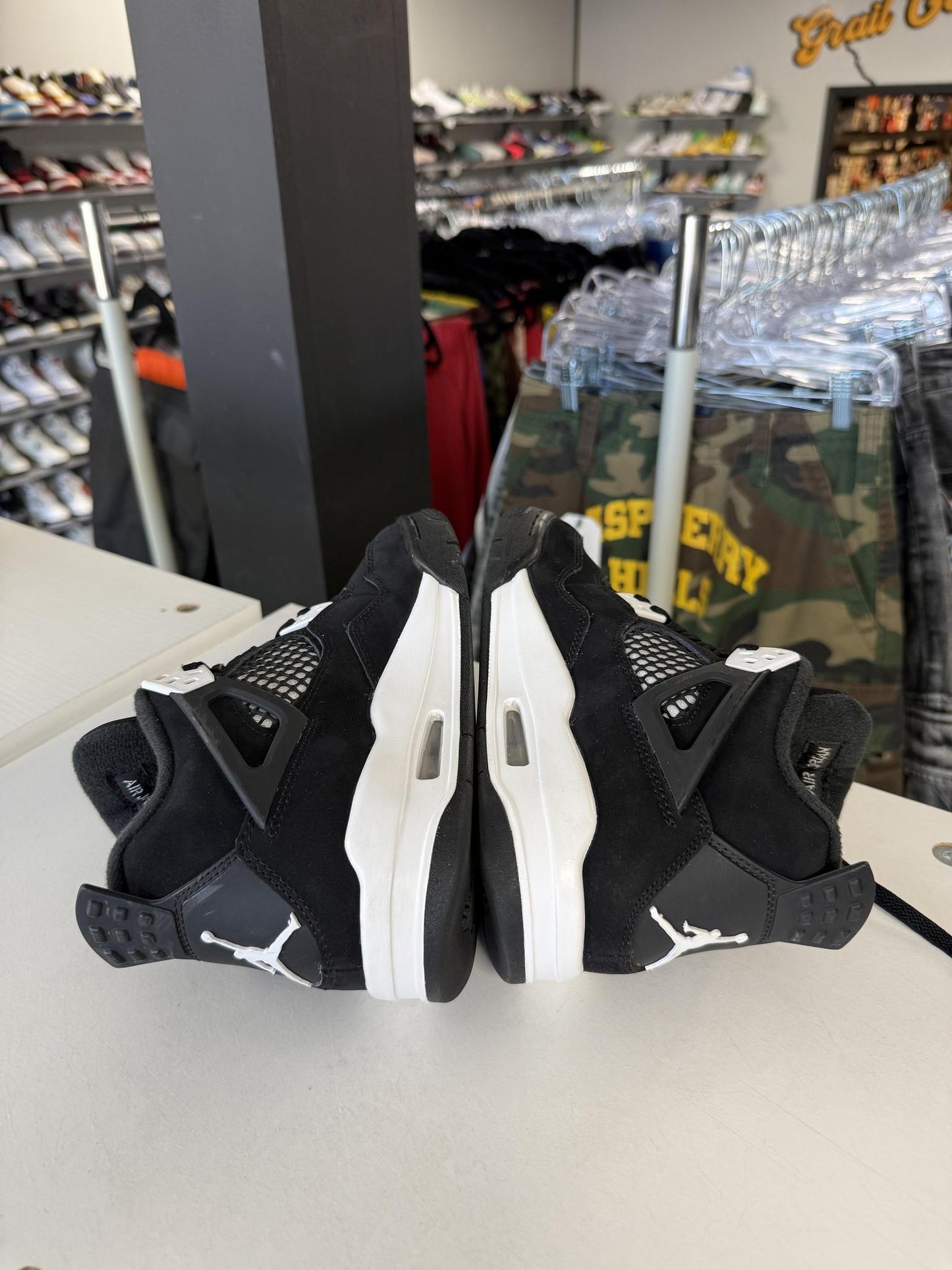 Jordan 4 "White Thunder" Used Size 4.5Y/6W