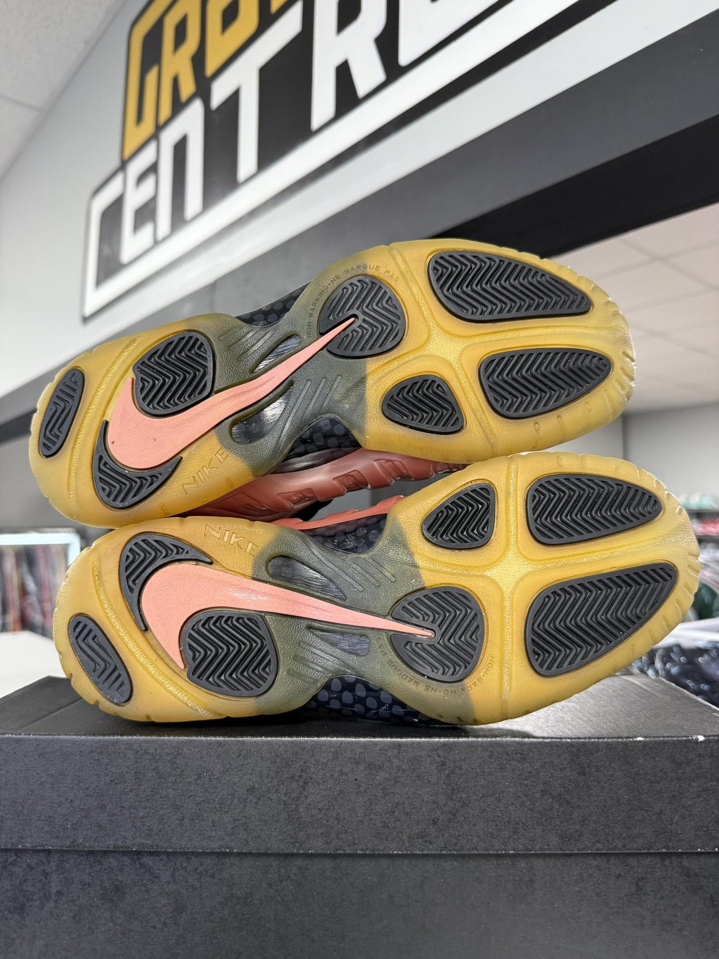 Nike Foamposite "Rust Pink" Used Size 7Y/8.5W