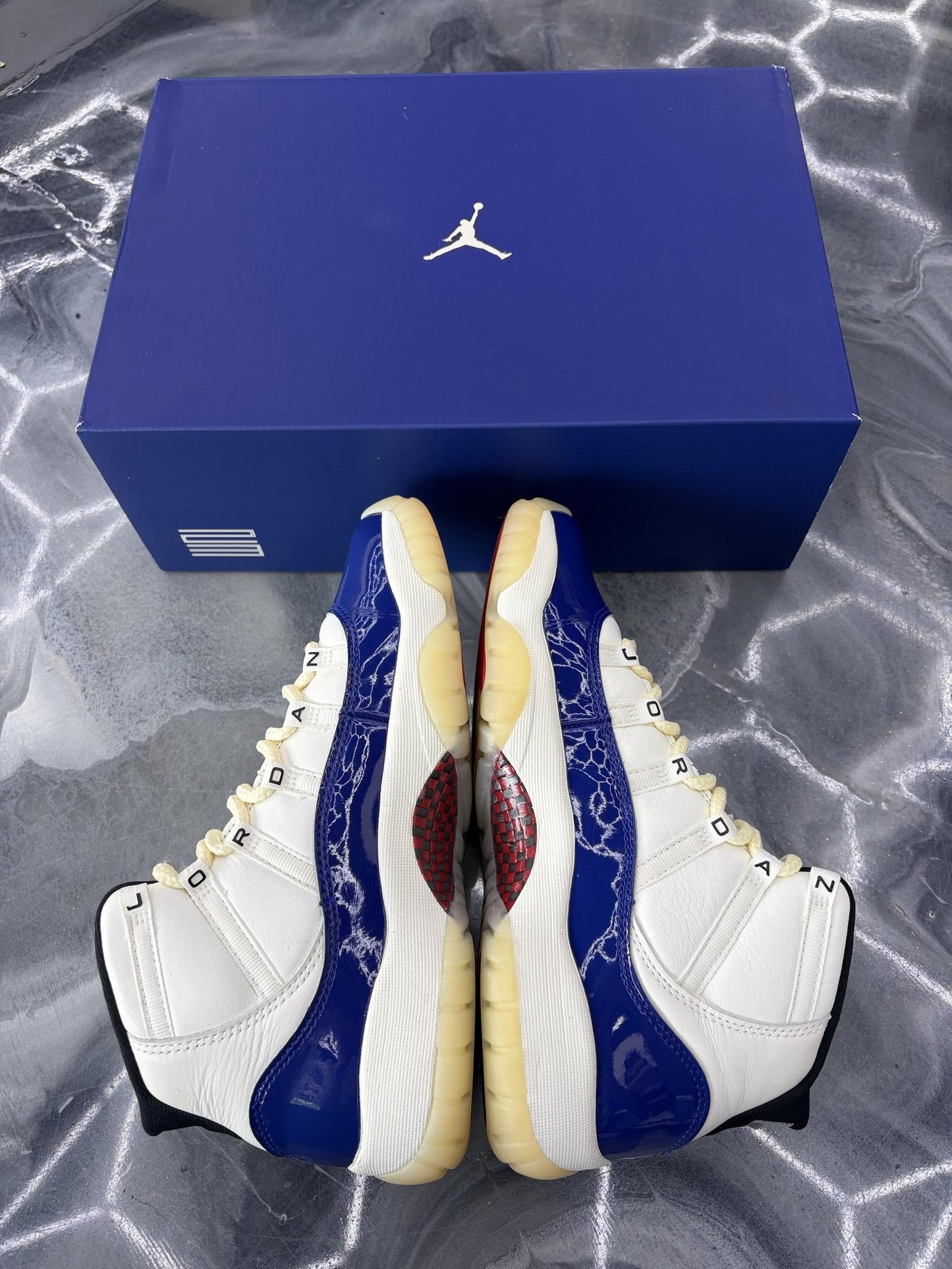 Jordan 11 "Rare Air" Used Size 6Y/7.5W