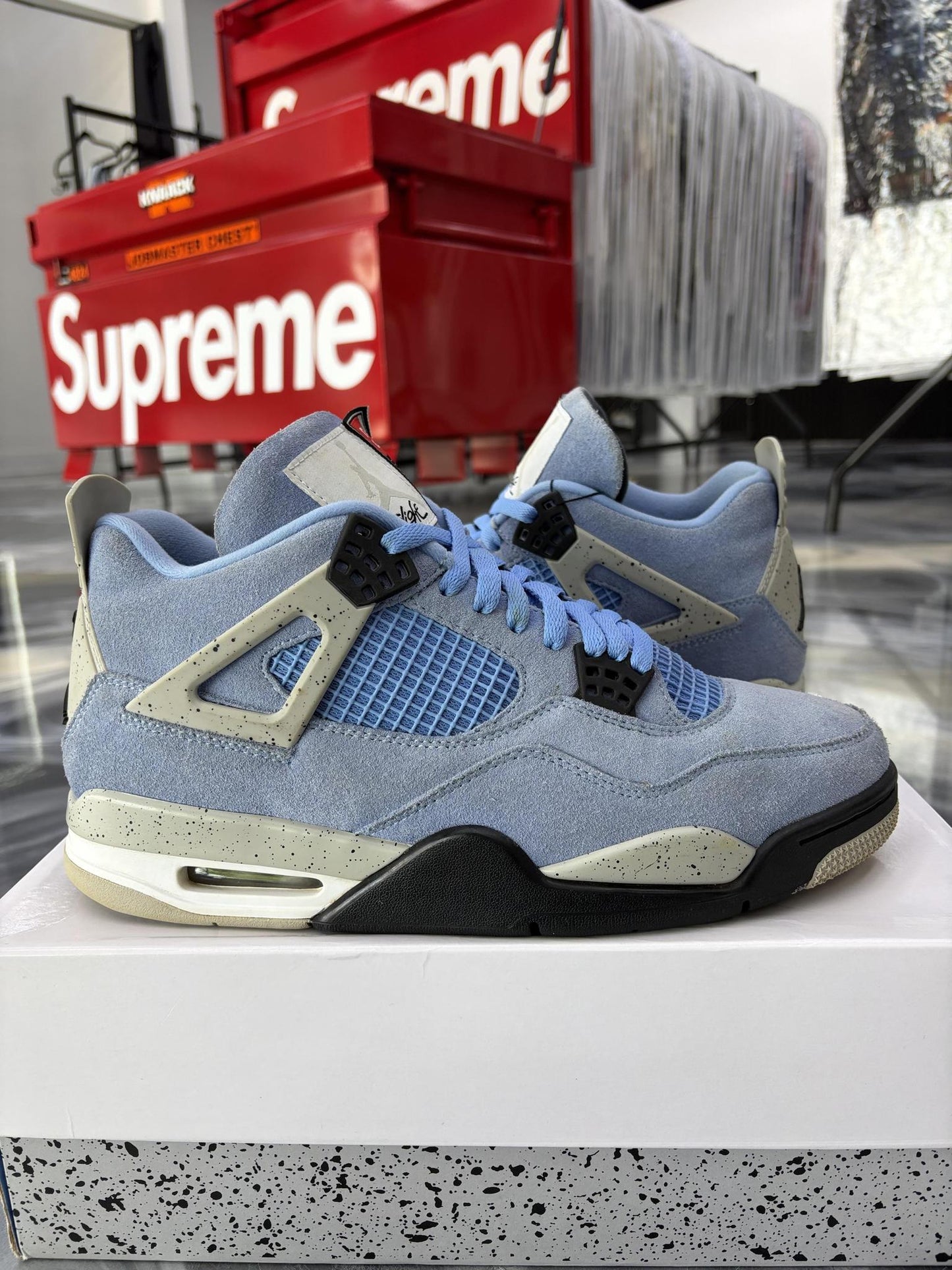 Jordan 4 "University Blue" Used Size 11
