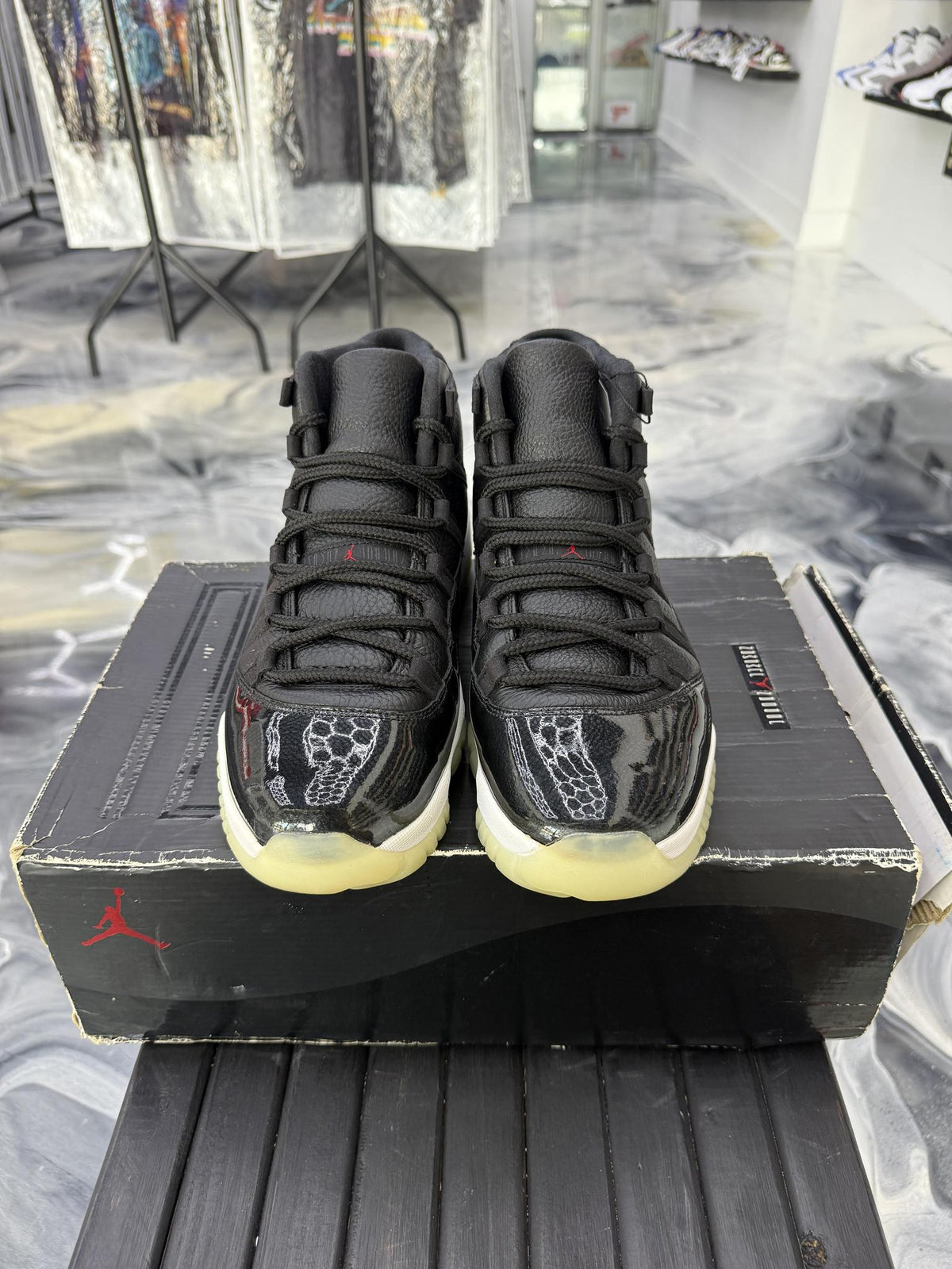 Jordan 11 "72-10" Used Size 11