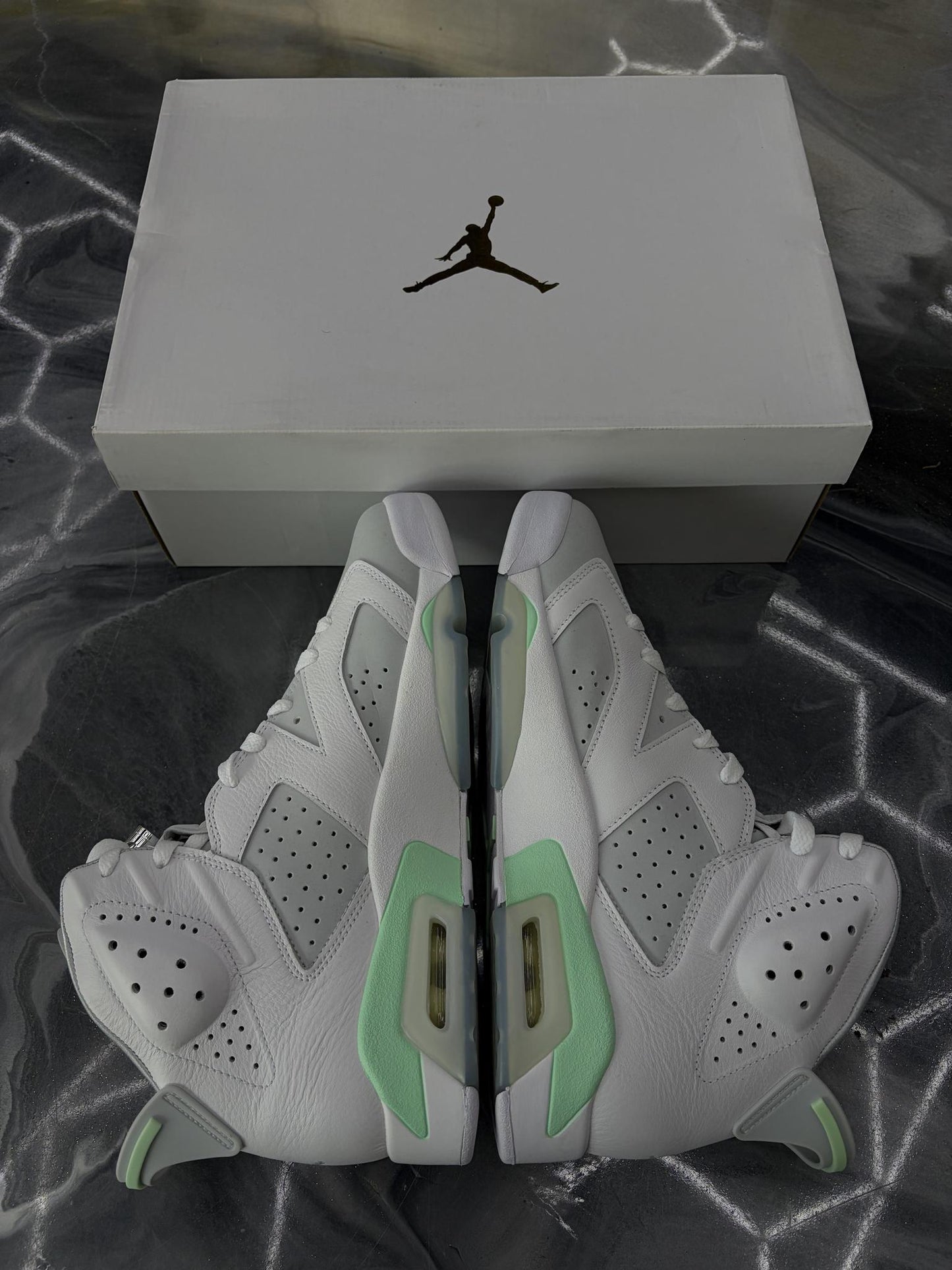 Jordan 6 "Mint" Used Size 11M/9.5M