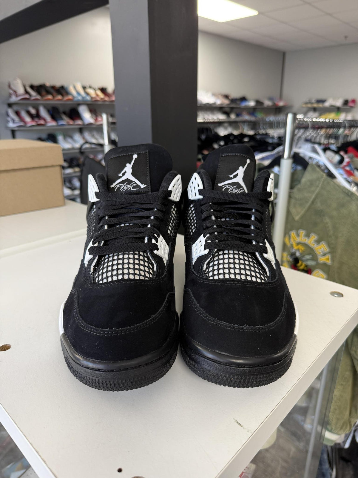 Jordan 4 "White Thunder" Used Size 11