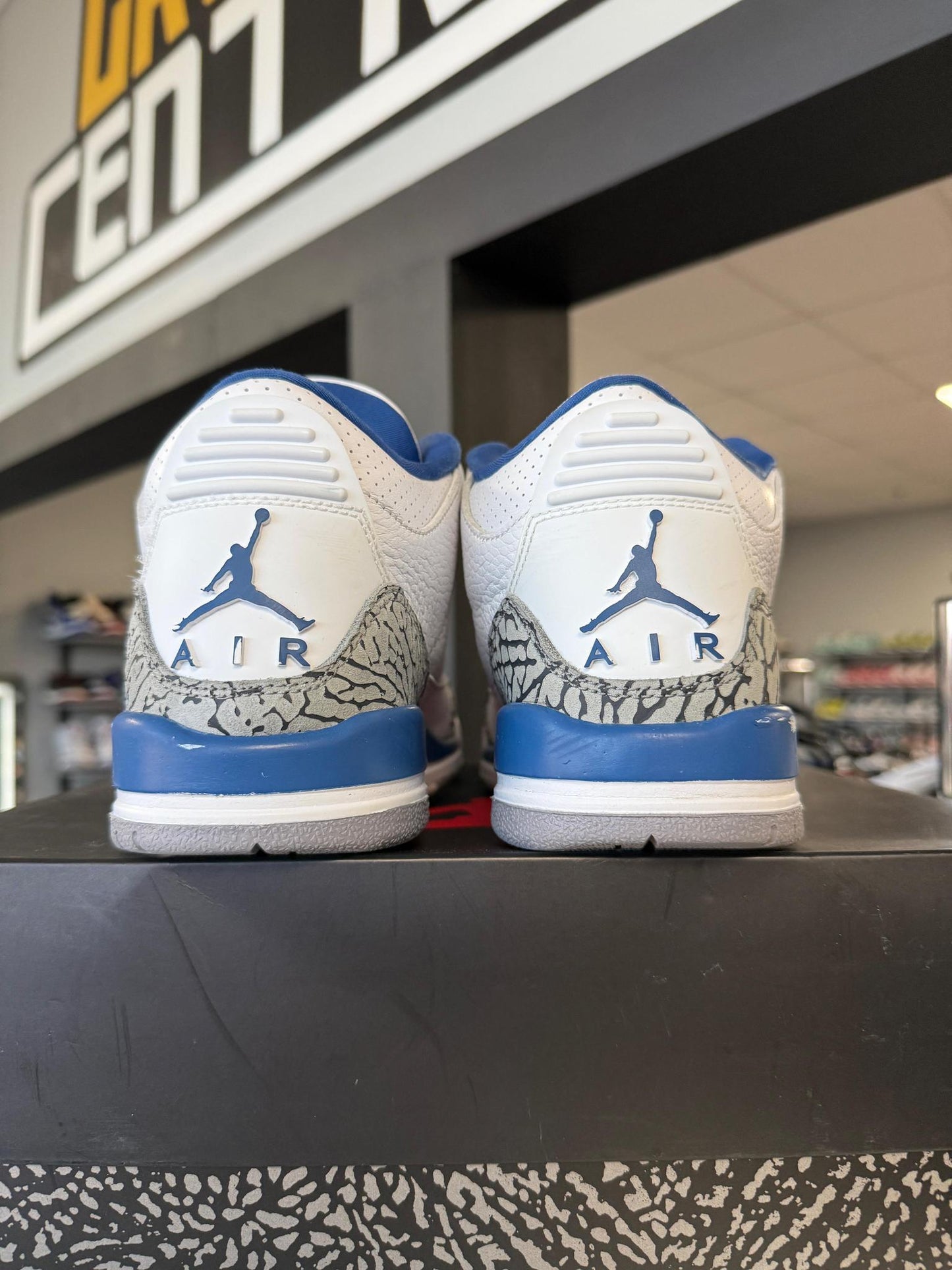 Jordan 3 "Wizards" Used Size 6Y/7.5W