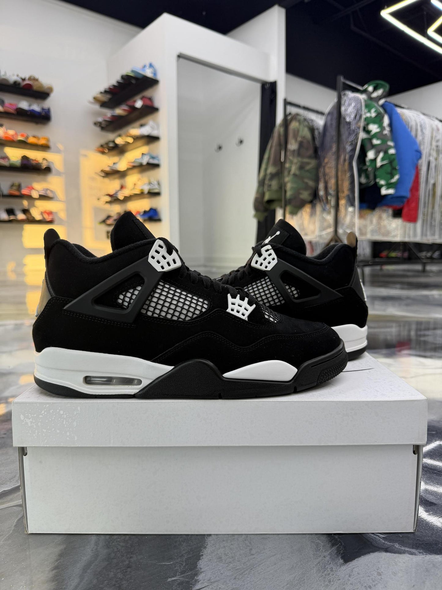Jordan 4 "White Thunder" Used Size 12
