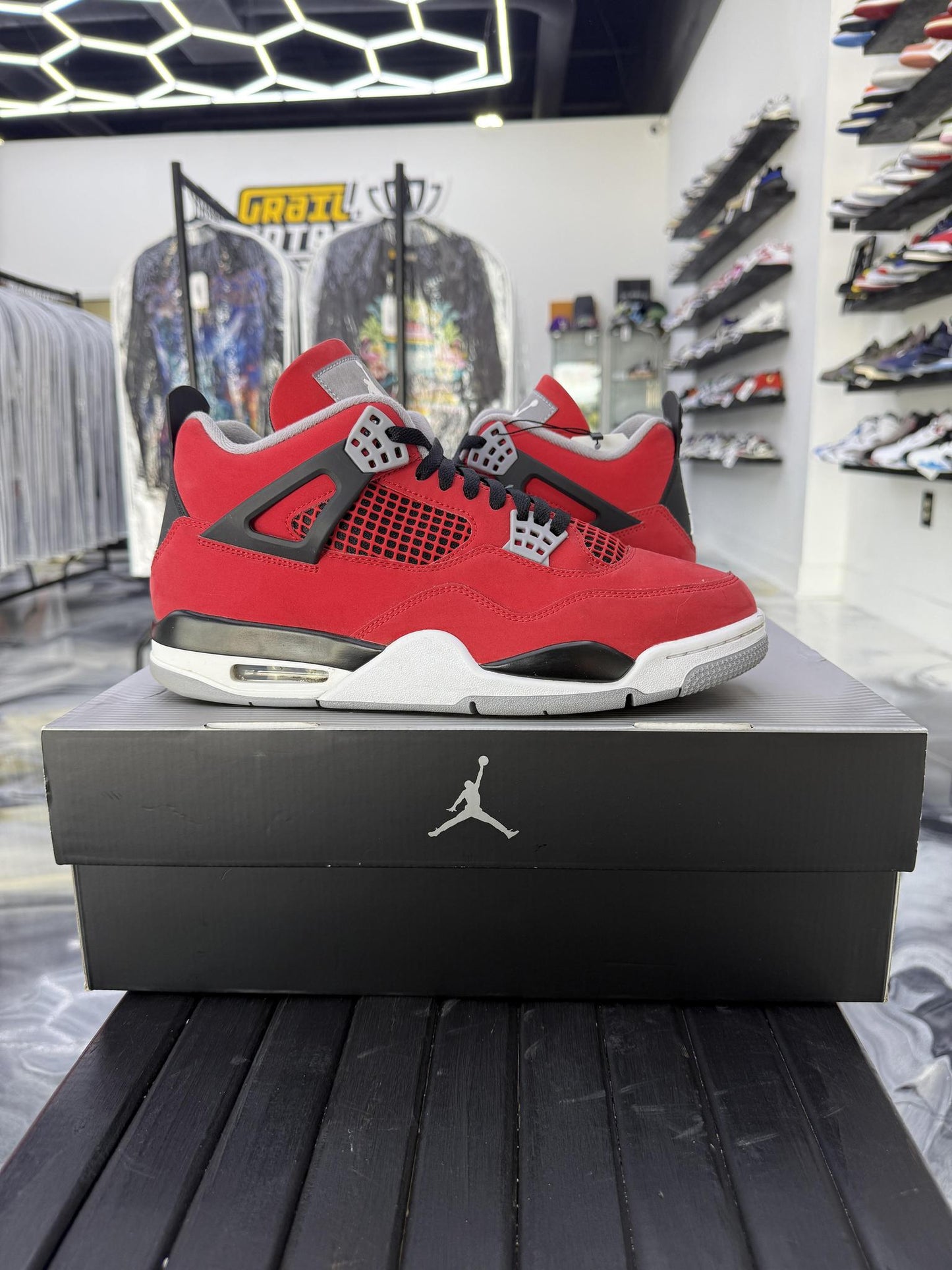 Jordan 4 "Toro Bravo" Used Size 11.5