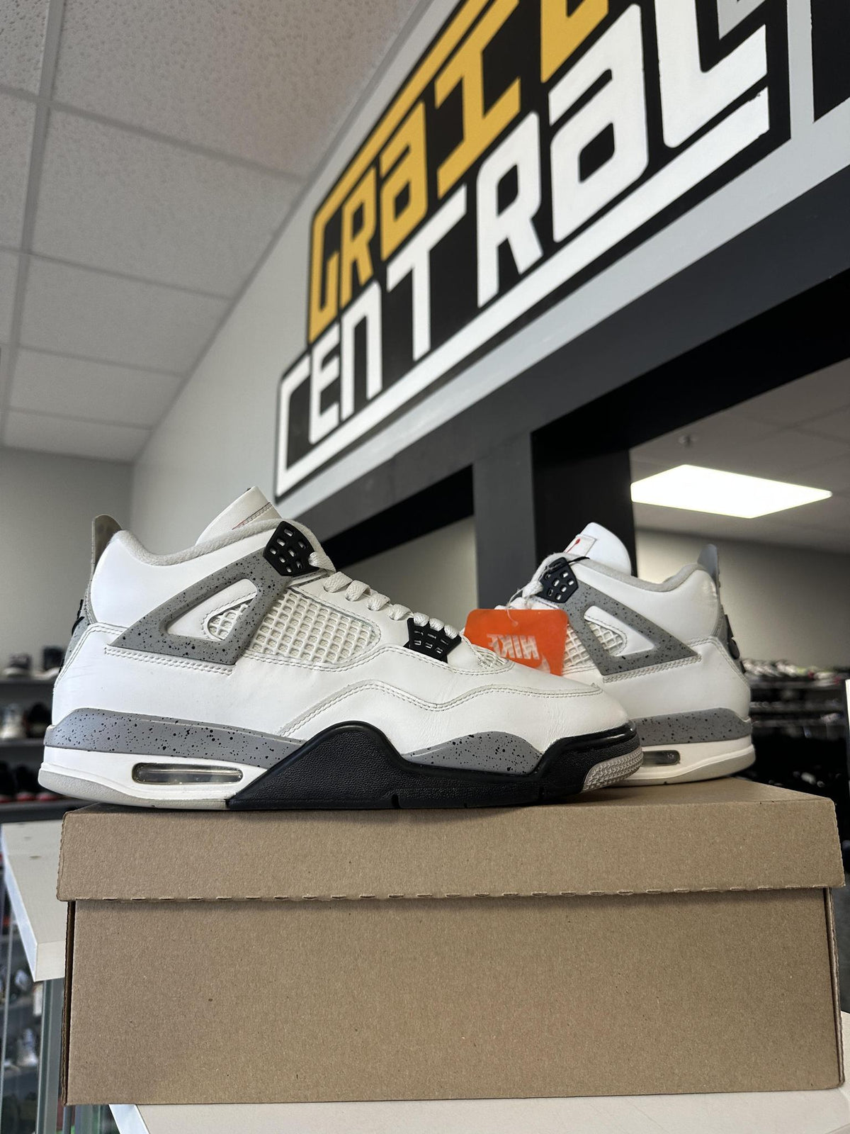 Jordan 4 "White Cement" Size 10.5 Used