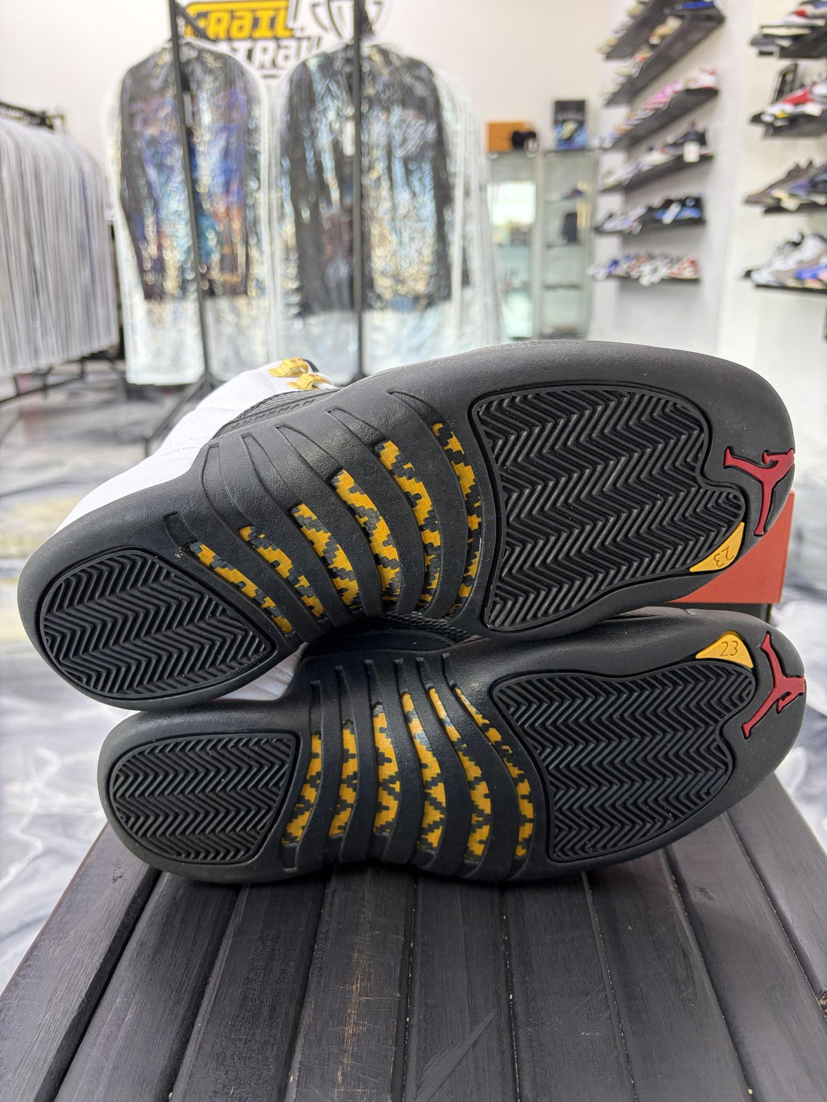 Jordan 12 "Taxi" Used Size 9