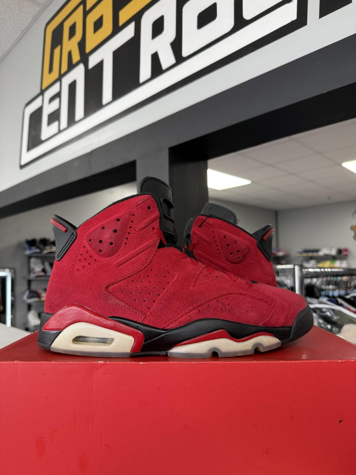 Jordan 6 "Toro" Used Size 9
