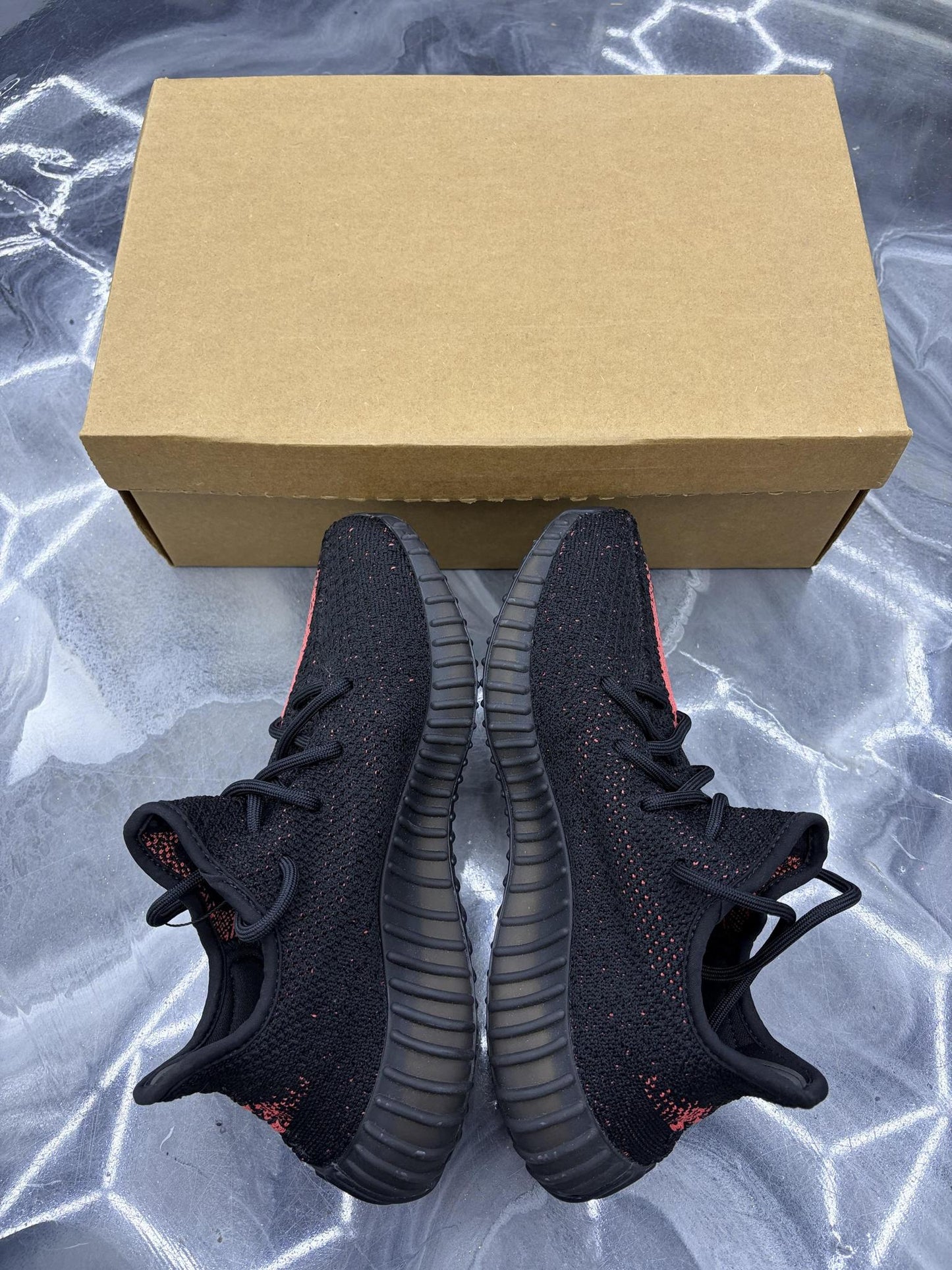 Yeezy 350 "Core Red" Used Size 6.5Y/8W