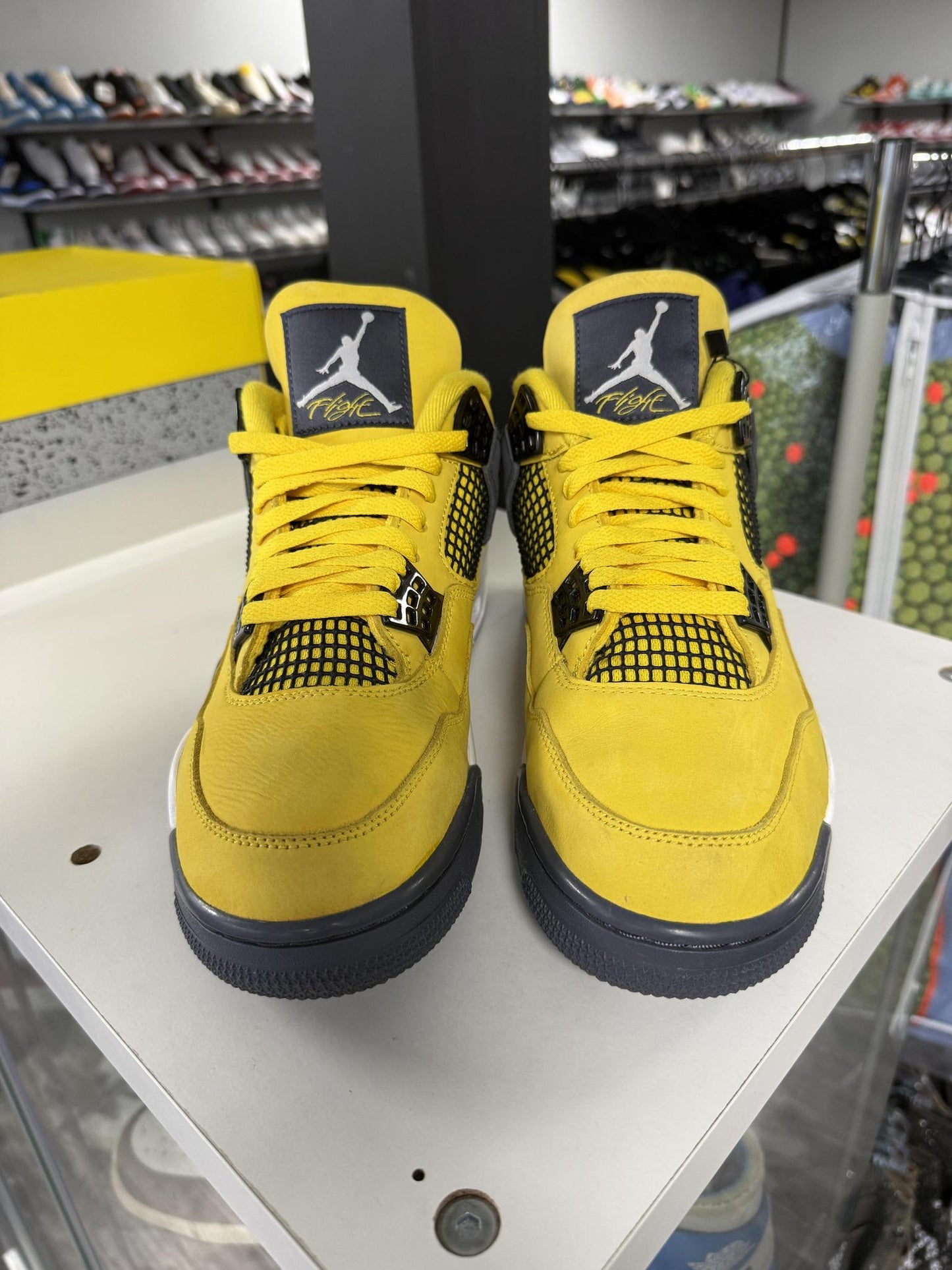 Jordan 4 "Lightning" Used Size 9.5