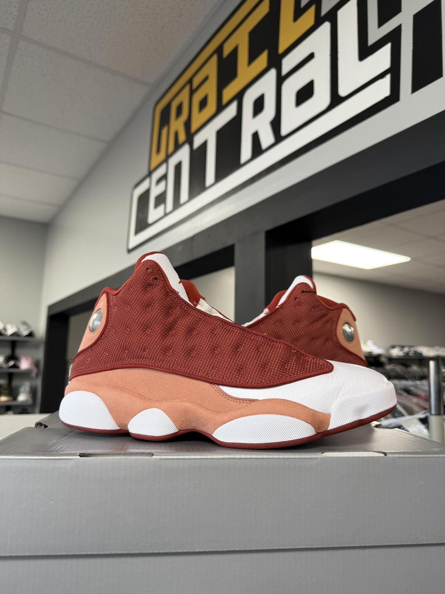 Jordan 13 "Dune Red" Used Size 10.5