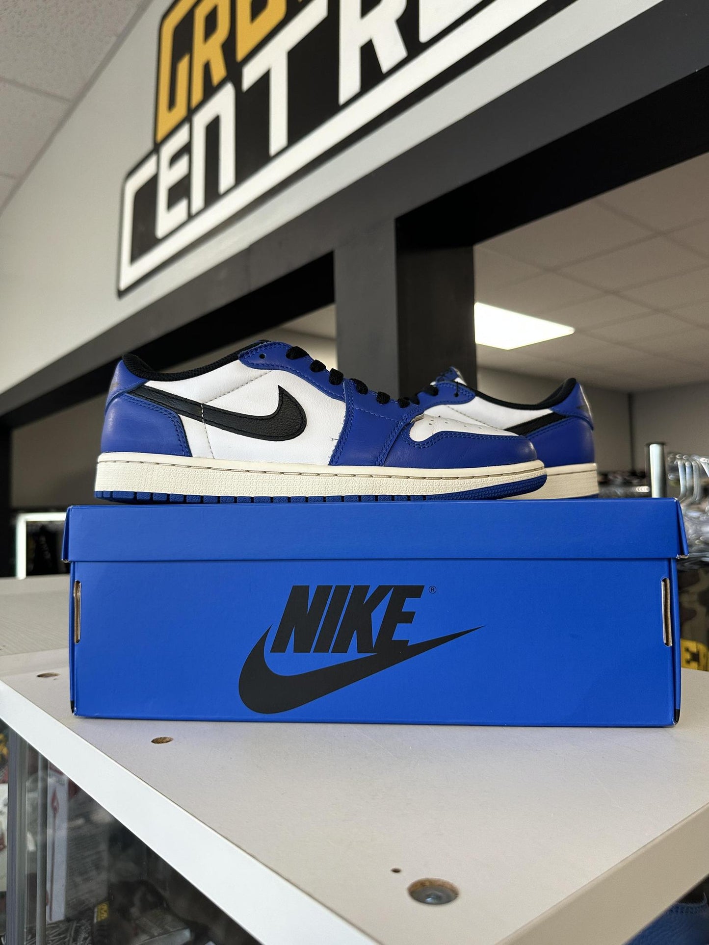 Jordan 1 Low "Game Royal" Used Size 8