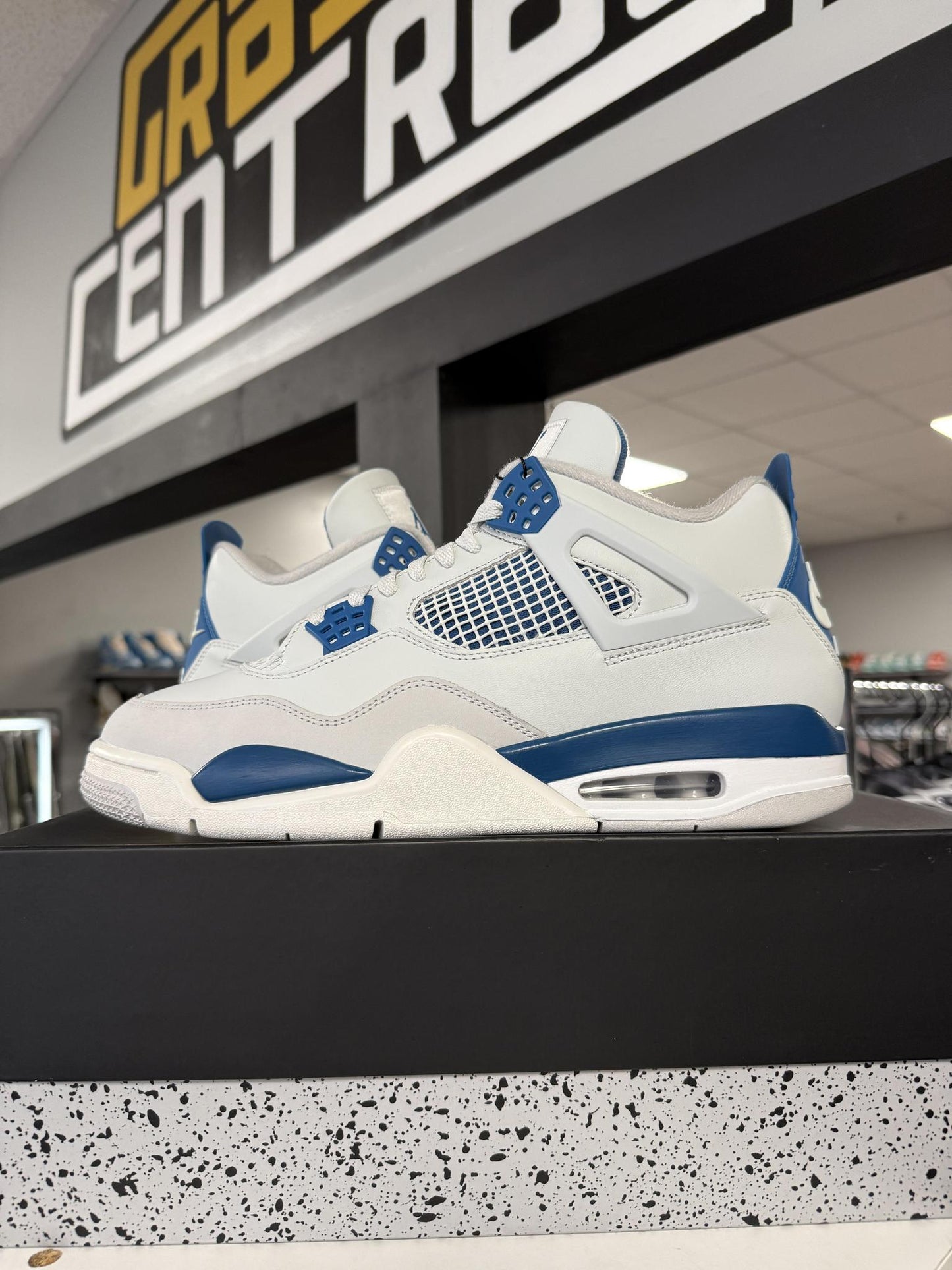 Jordan 4 "Military Blue" Used Size 12