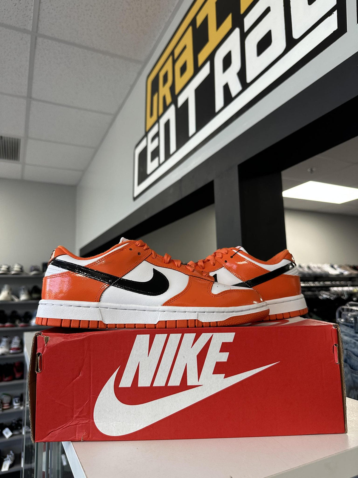 Dunk Low Patent Halloween Used