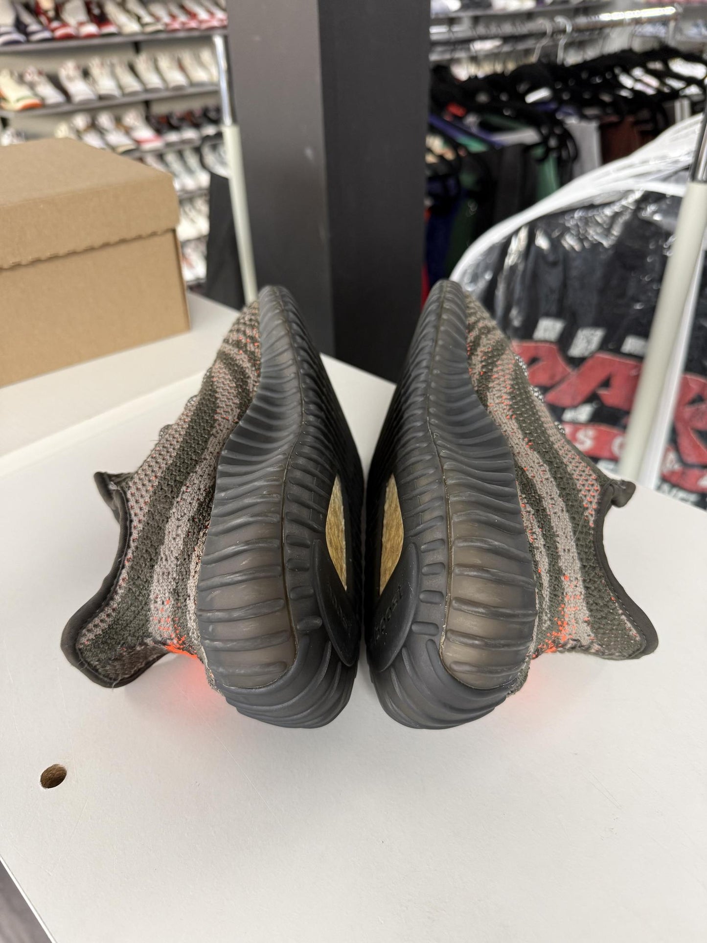 Yeezy 350 V2 "Carbon Beluga" Used Size 7Y/8.5W