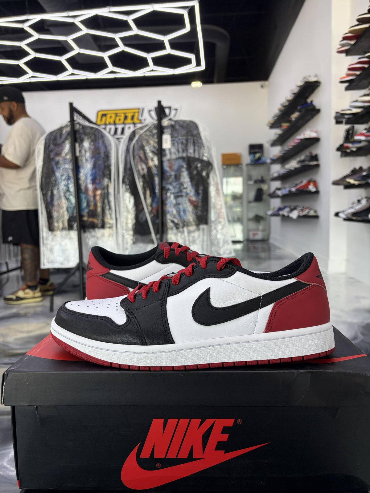 Jordan 1 Low "Black Toe" Used Size 10.5