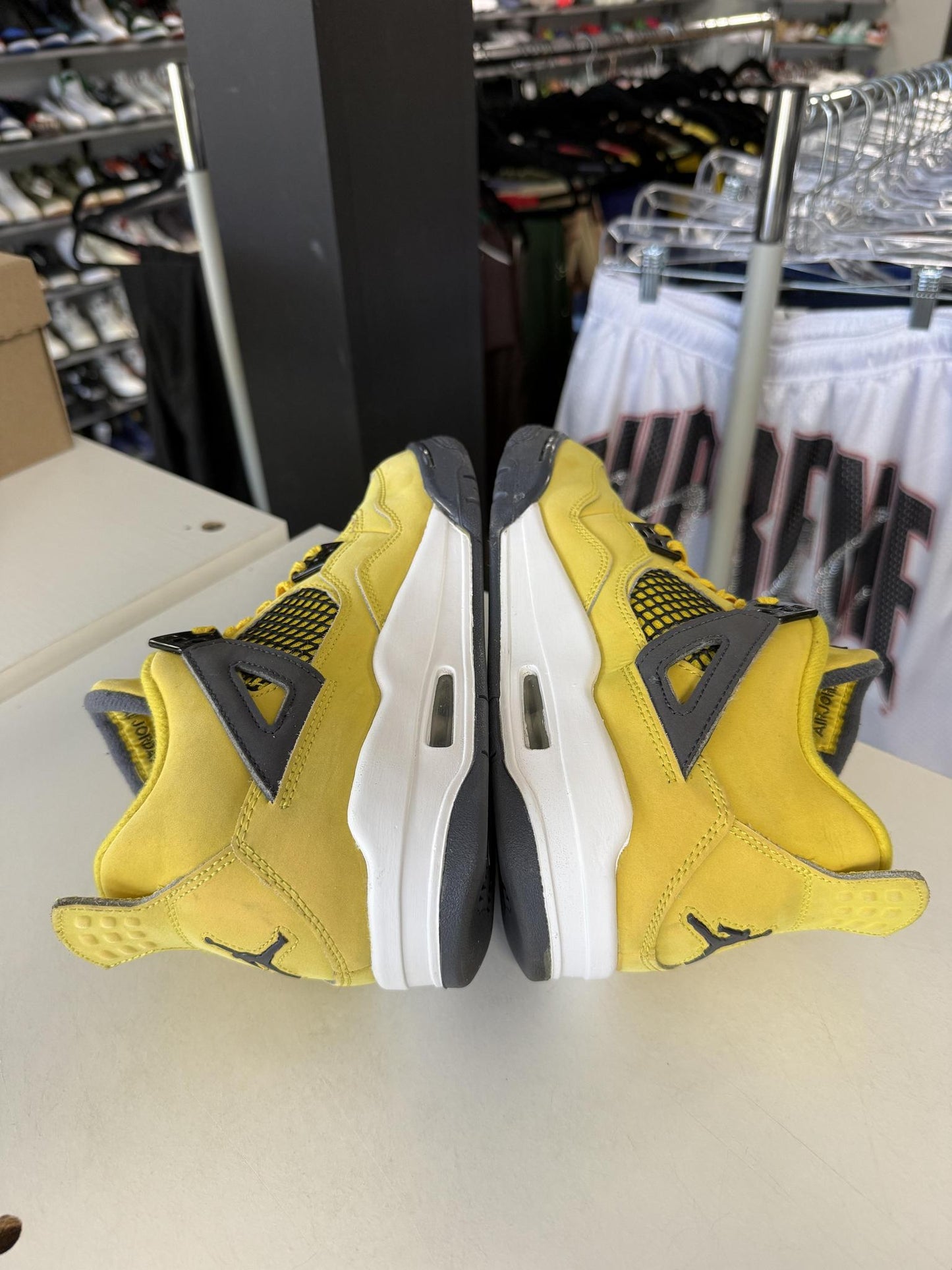 Jordan 4 "Lightning" Used Size 6Y/7.5W