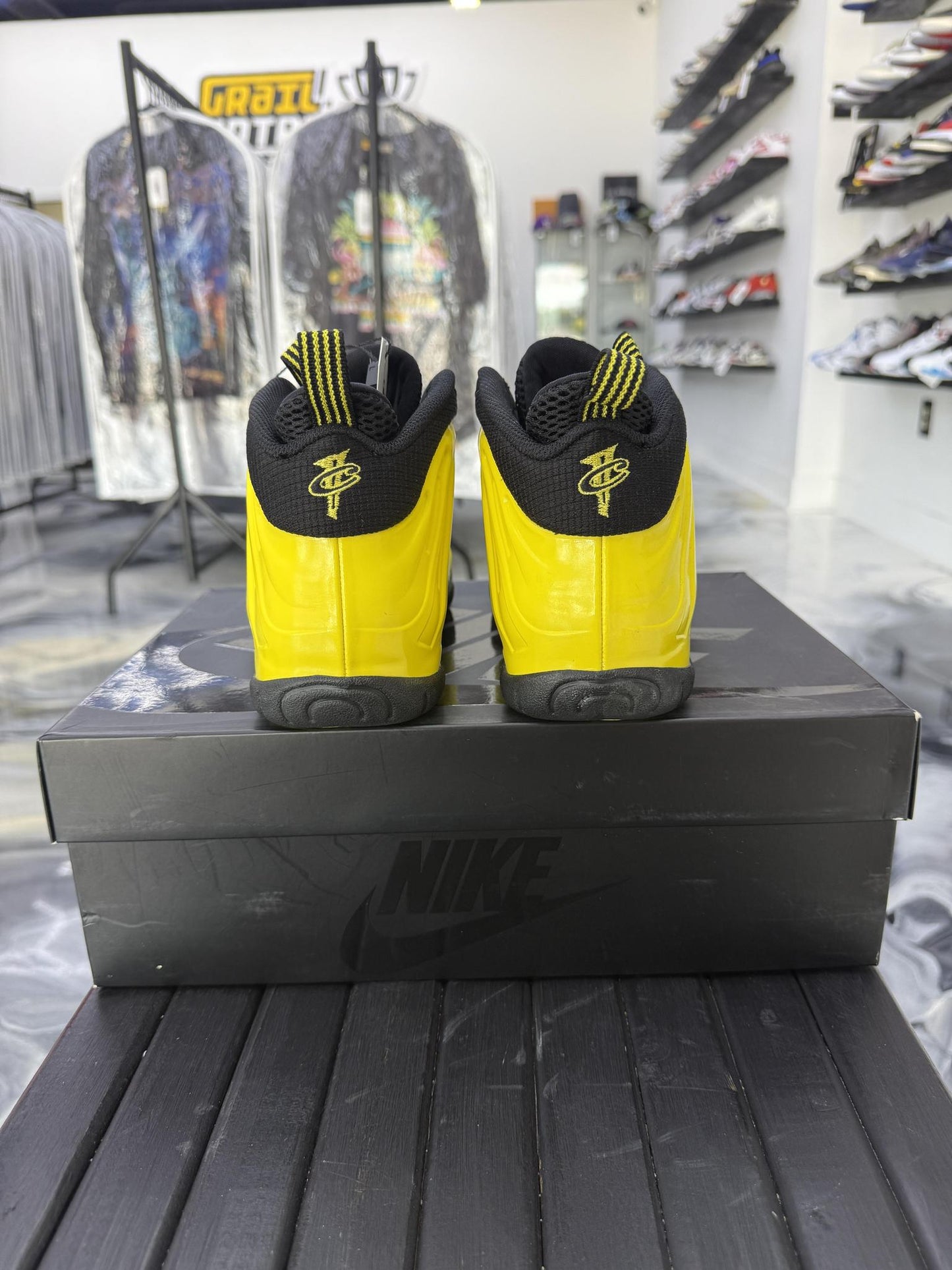Nike Foamposite "Wu-Tang" Used Size 7Y/8.5W