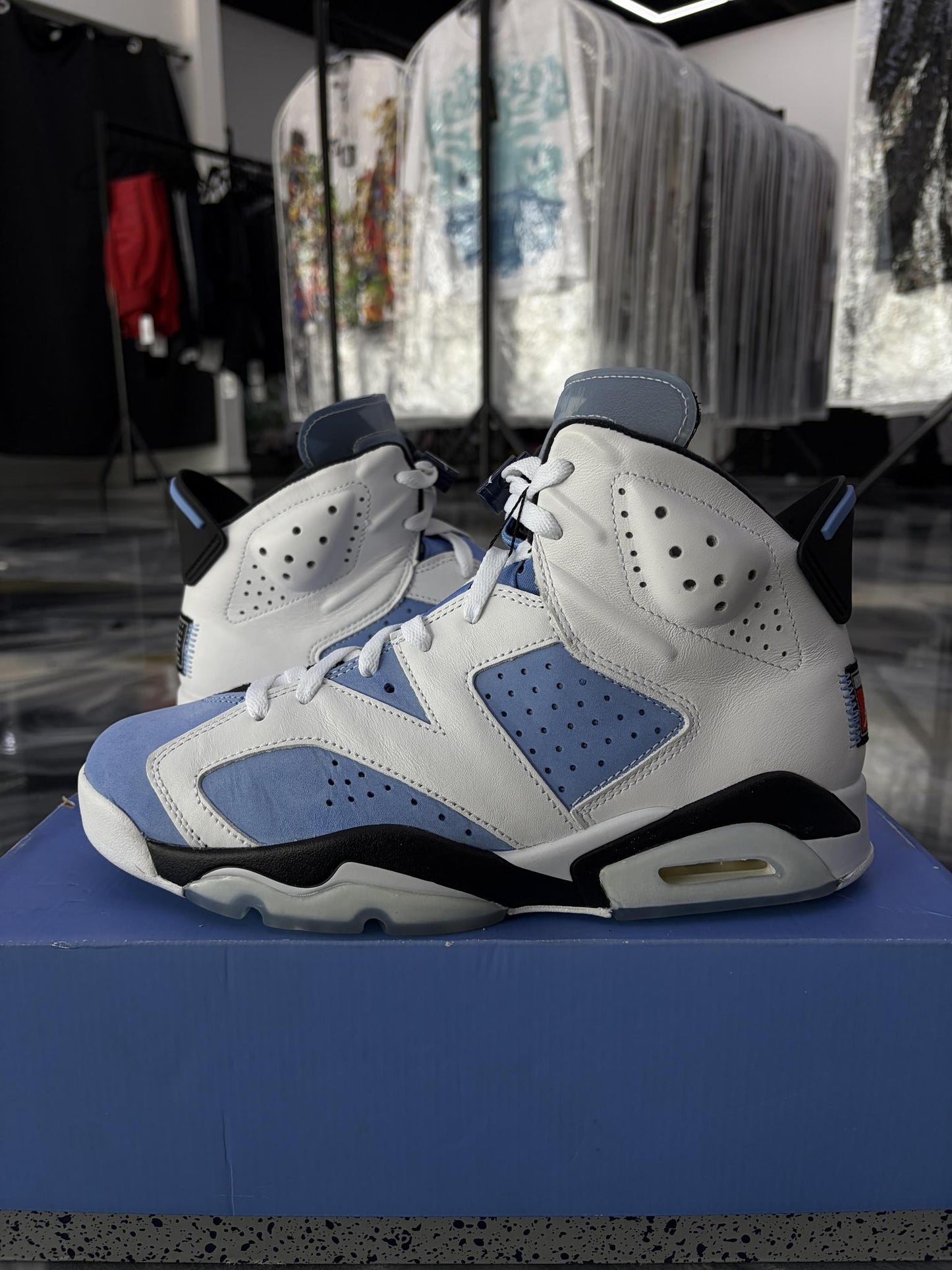 Jordan 6 "UNC" Used Size 9