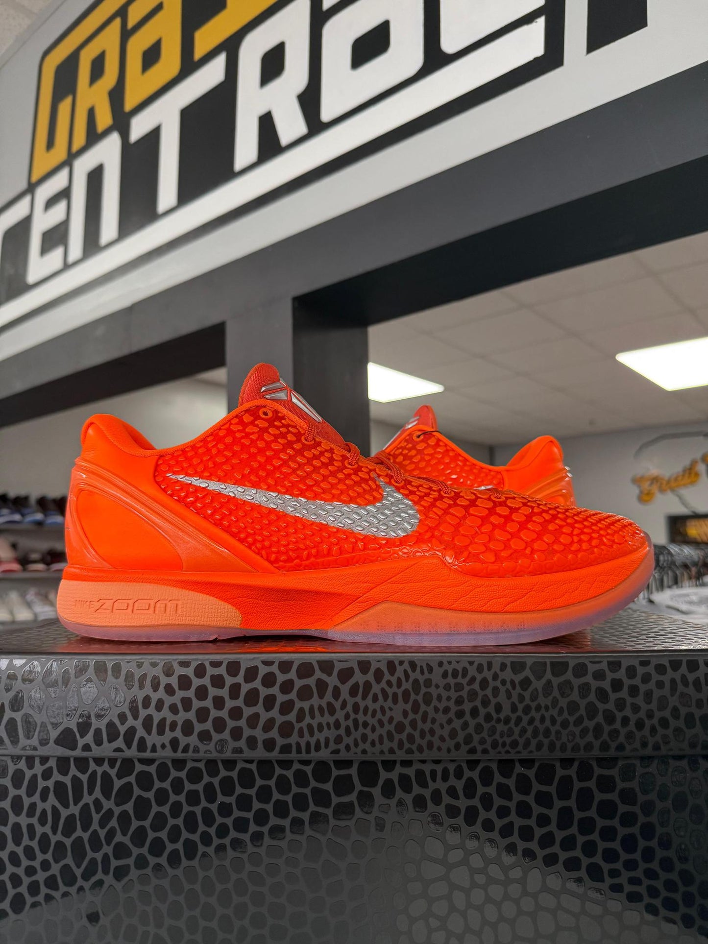 Kobe 6 "Total Orange" Used Size 14