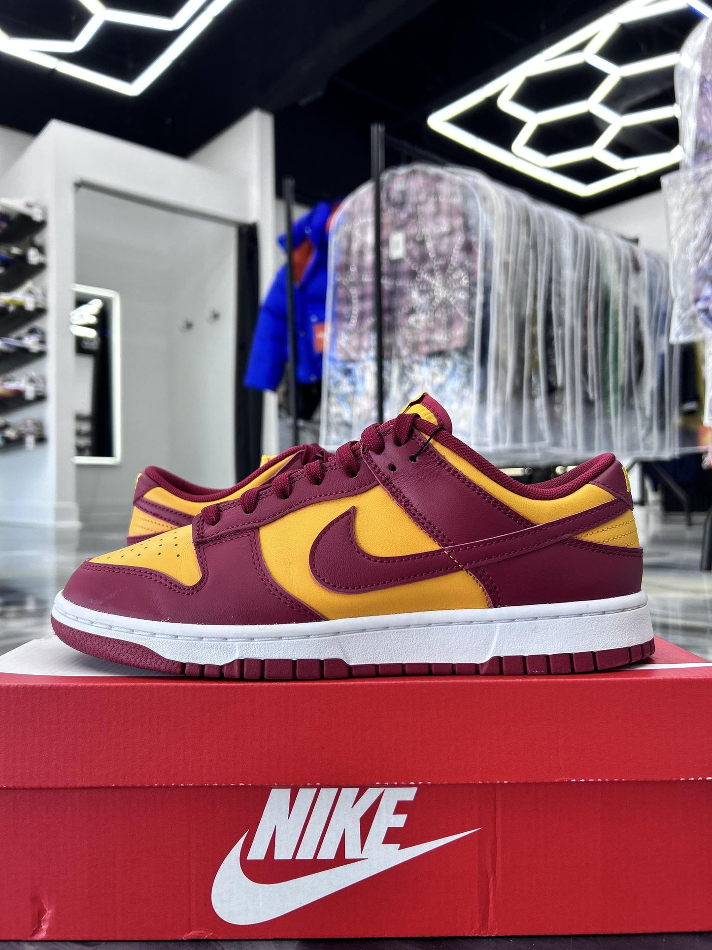 Nike Dunk Low "Midas Gold" Used Size 9