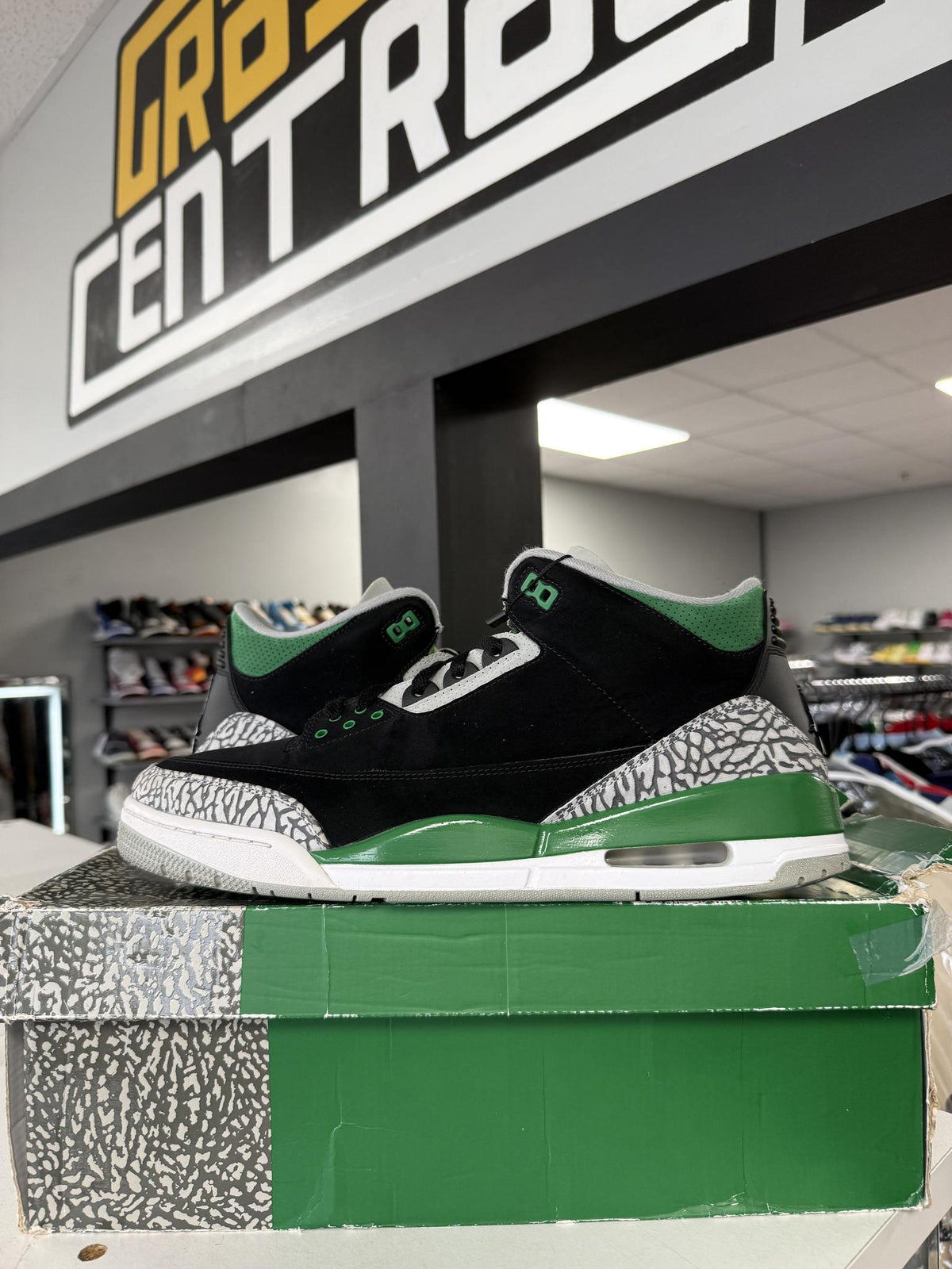 Jordan 3 "Pine Green" Used Size 13