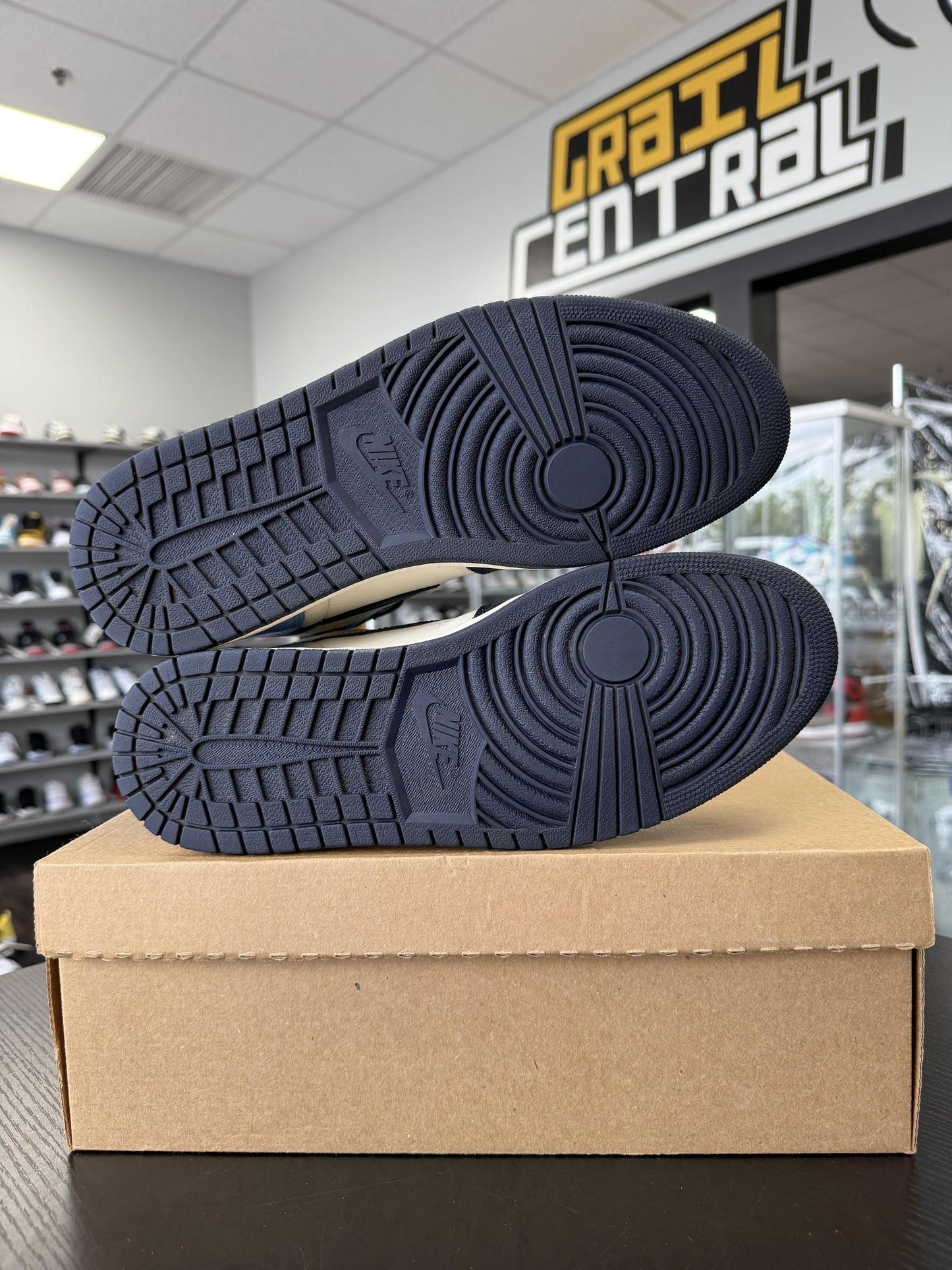 Jordan 1 "Obsidian" Used Size 11