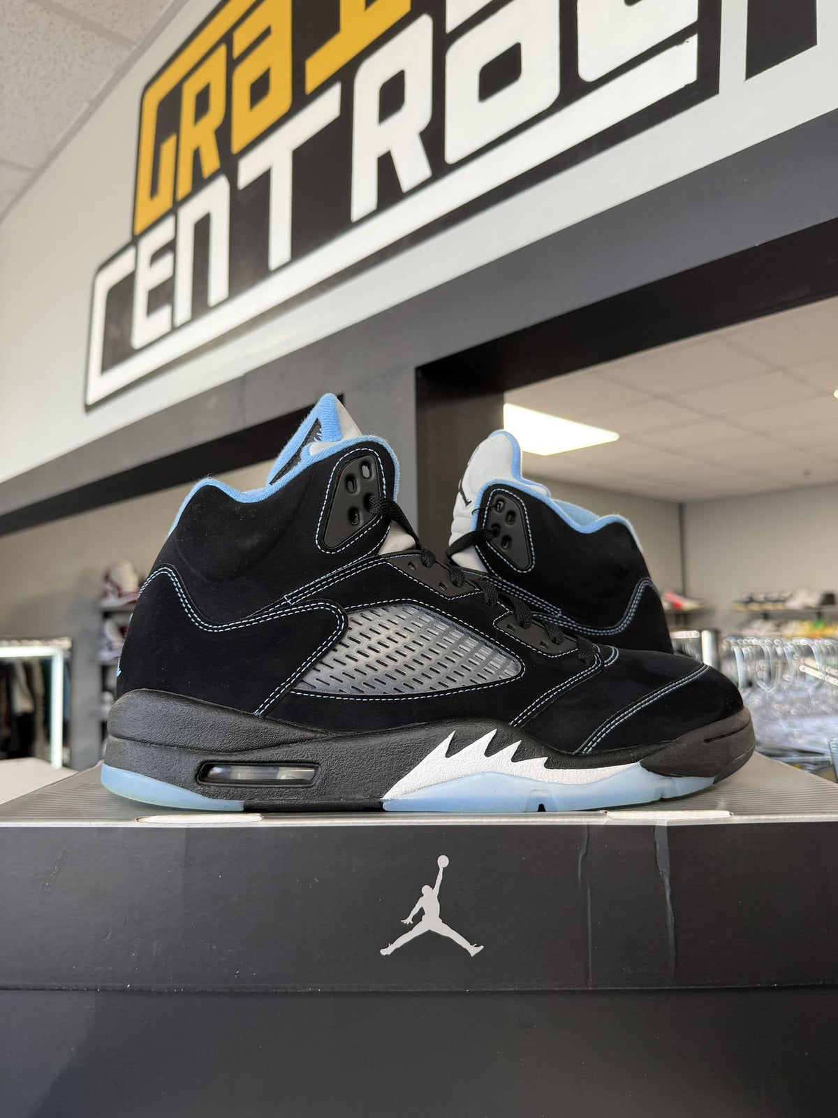 Jordan 5 "University Blue" Used Size 12