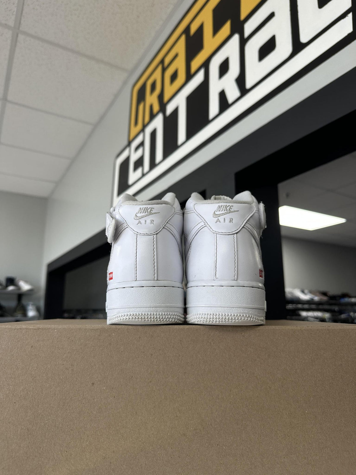 Nike Supreme Air Force One Mid White Used