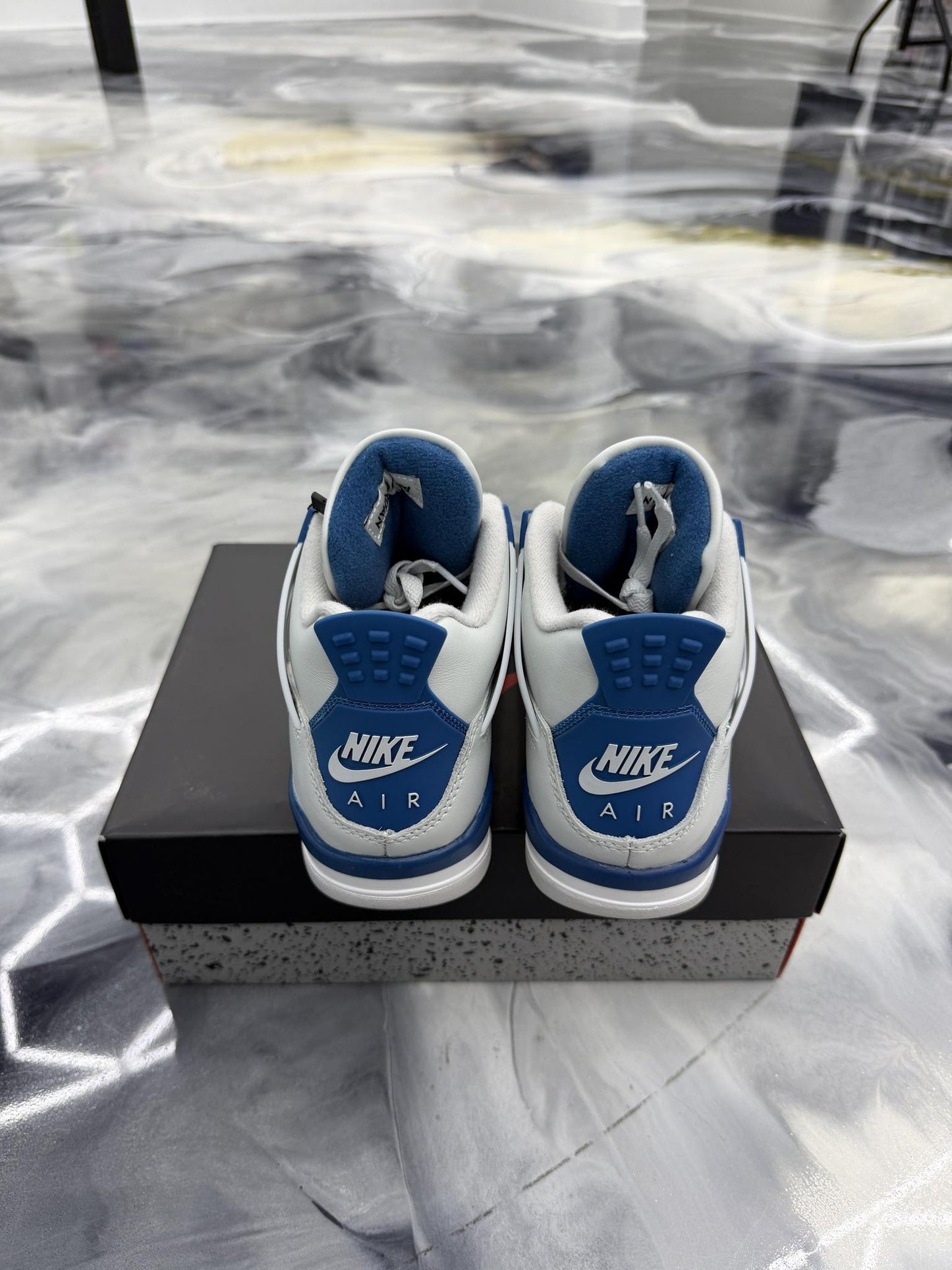 Jordan 4 Military Blue Used Size 6Y/7.5W