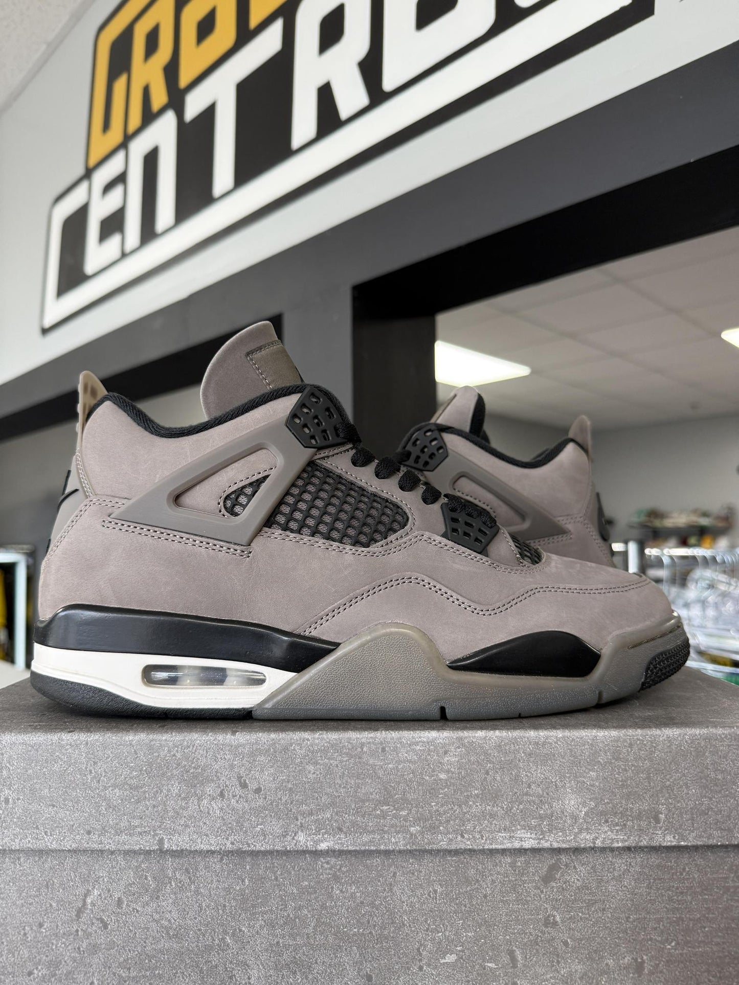 Jordan 4 "Cavestone" Used Size 11
