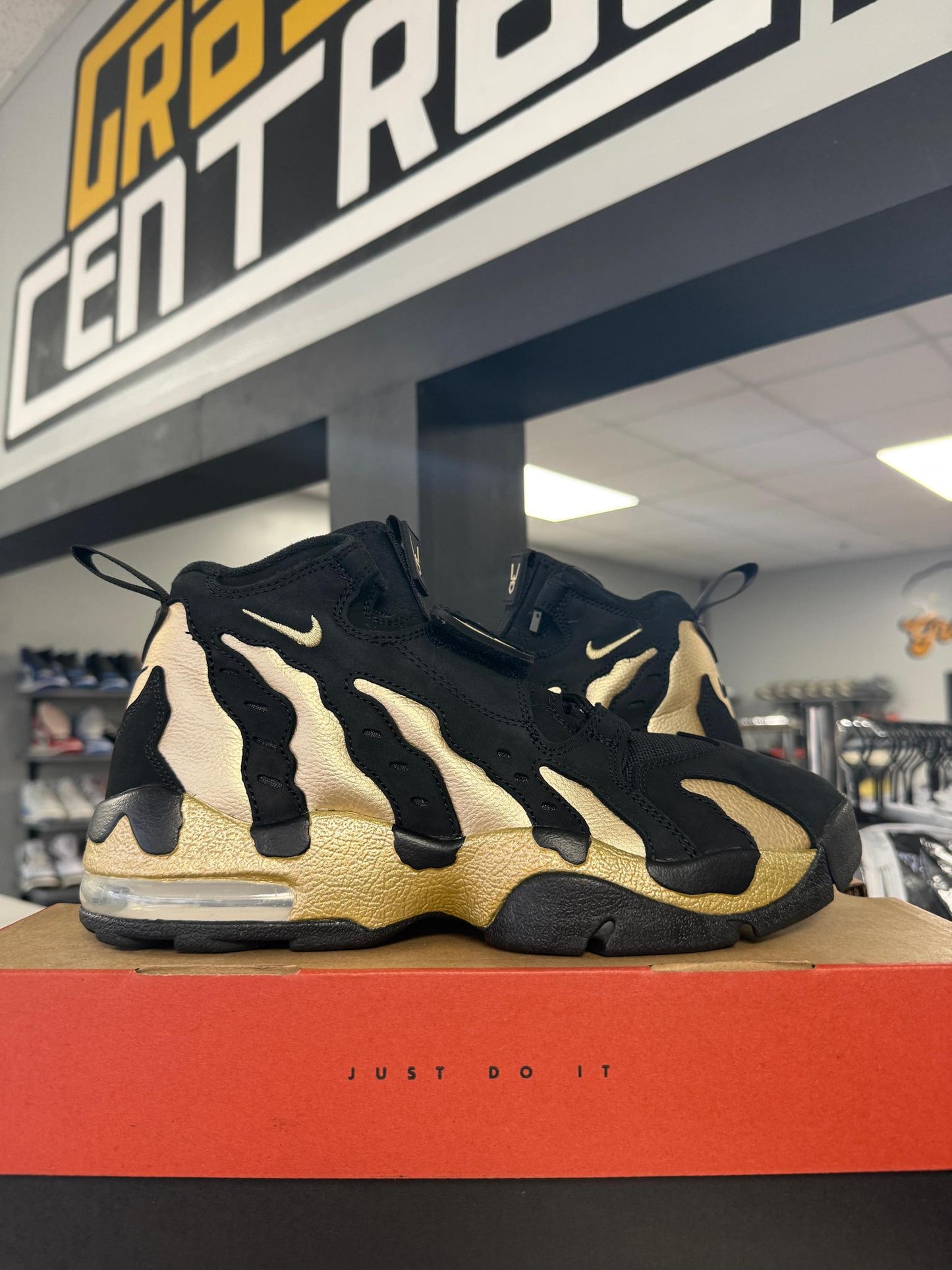 Nike Air Max DT "Black Gold" Used Size 8.5