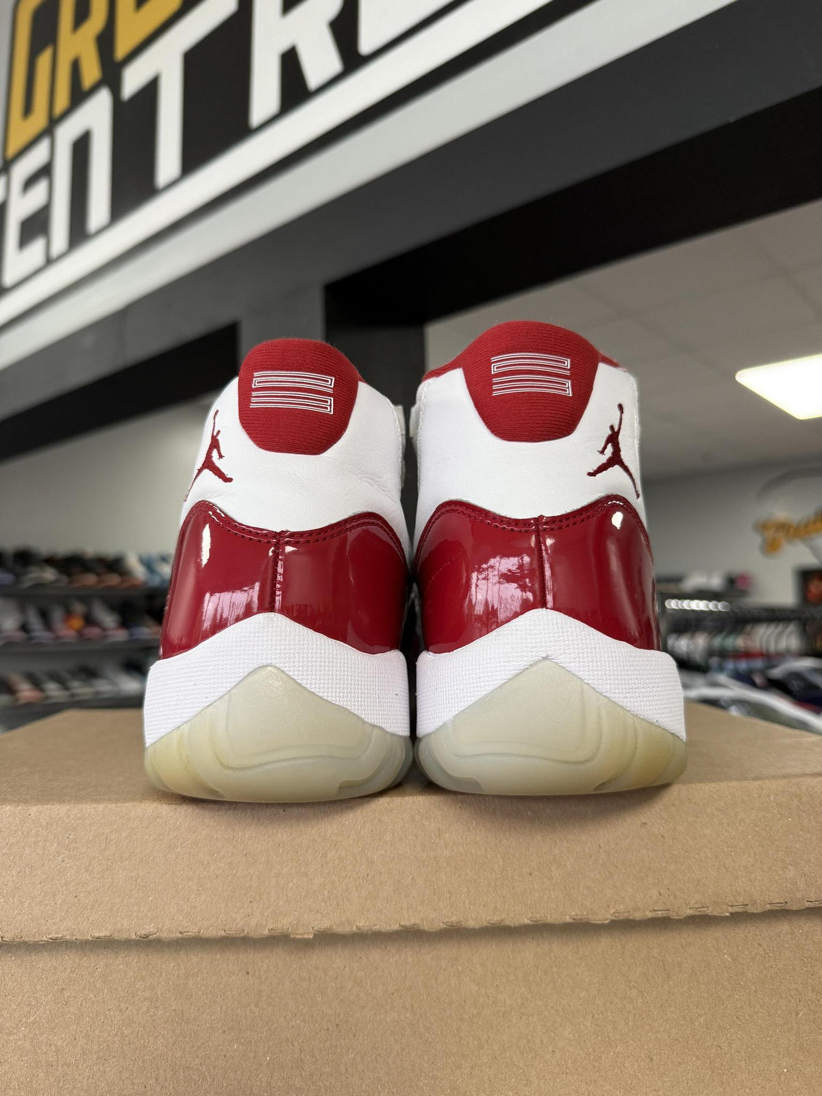 Jordan 11 "Cherry" Used Size 8.5