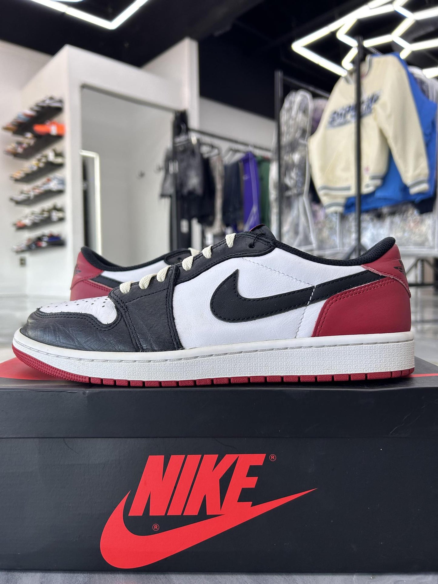 Jordan 1 Low "Black Toe" Used Size 10.5