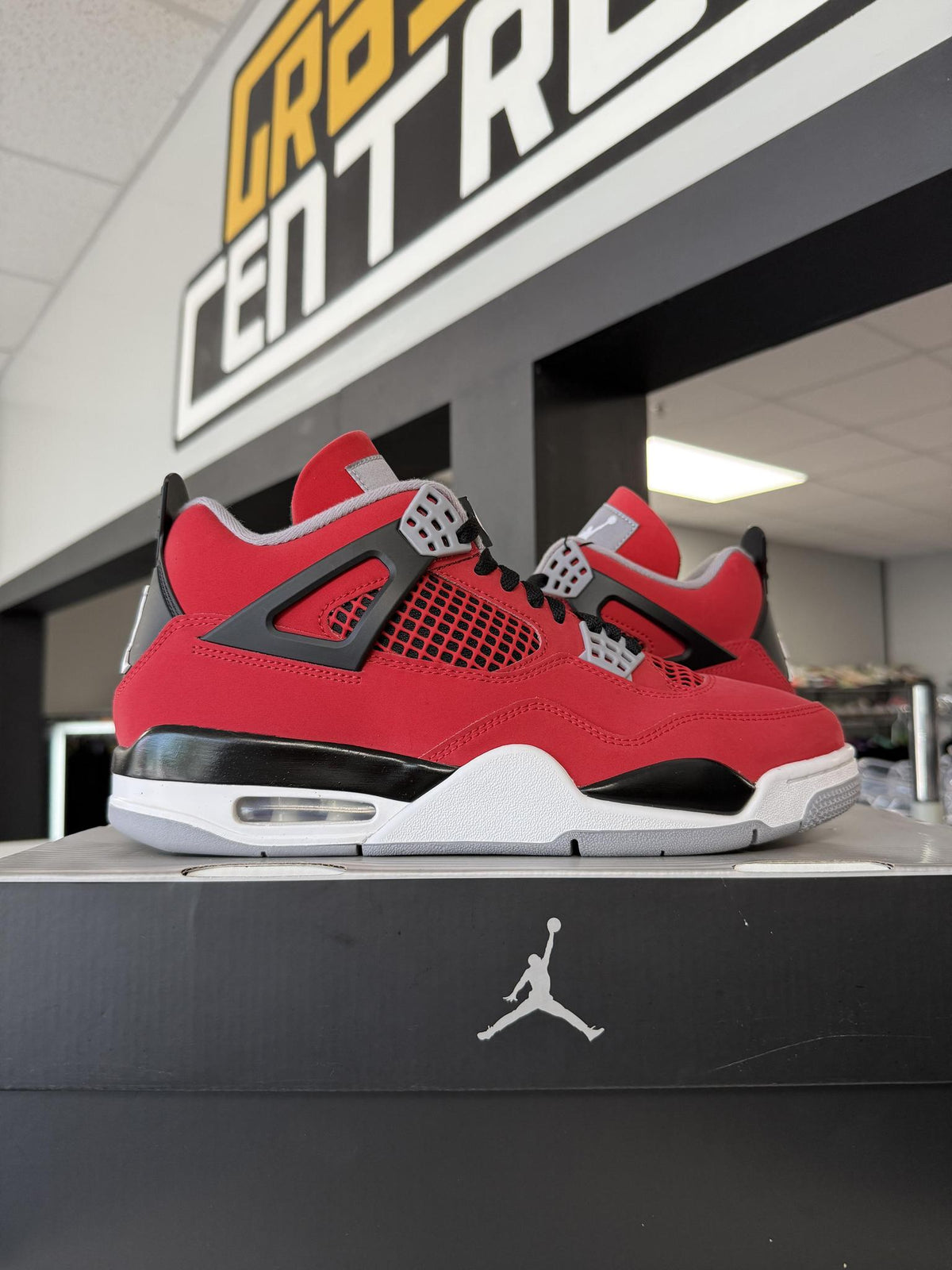 Jordan 4 "Toro" Used Size 10