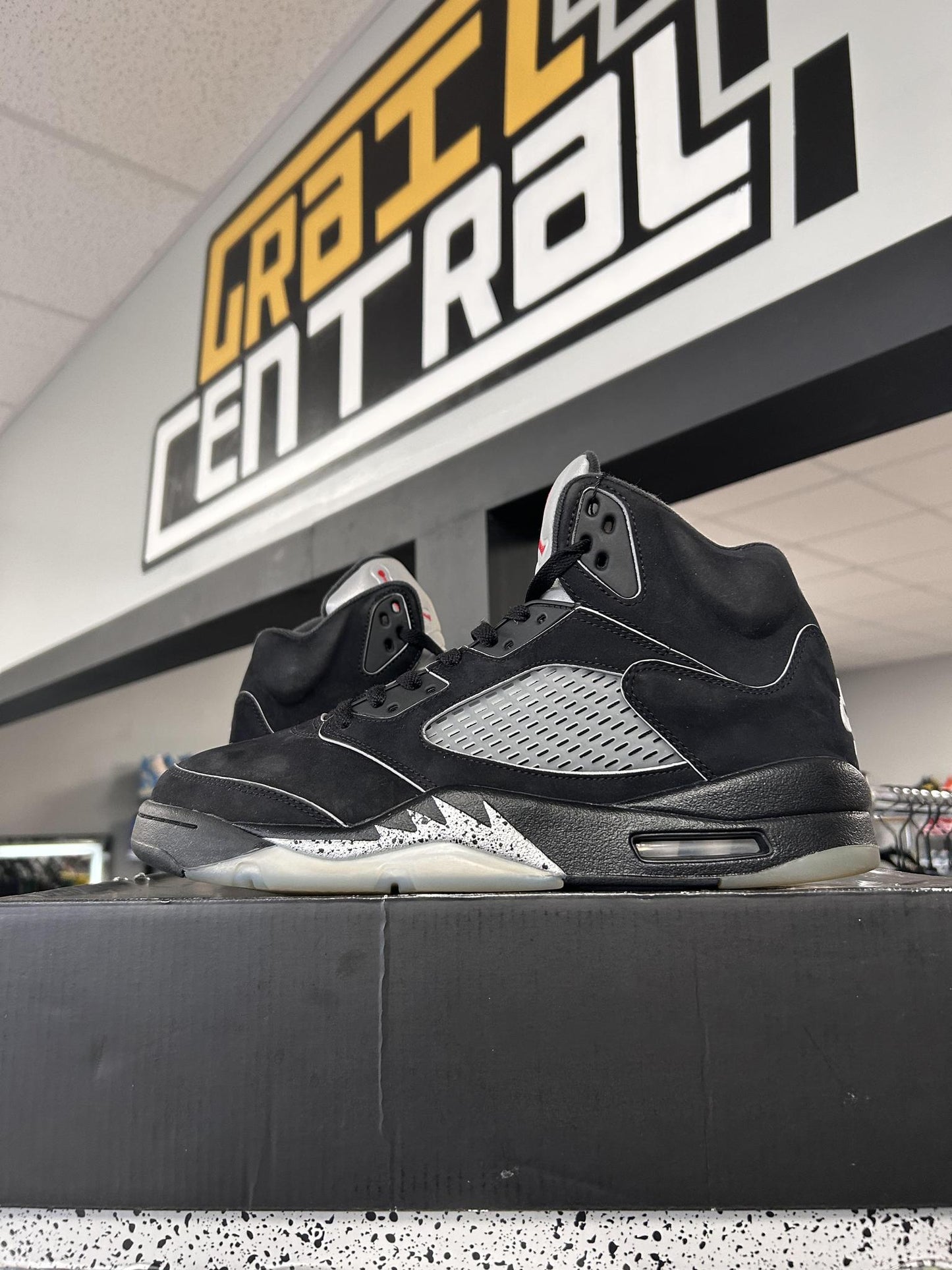 Jordan 5 "Metallic Reimagined" Used Size 12