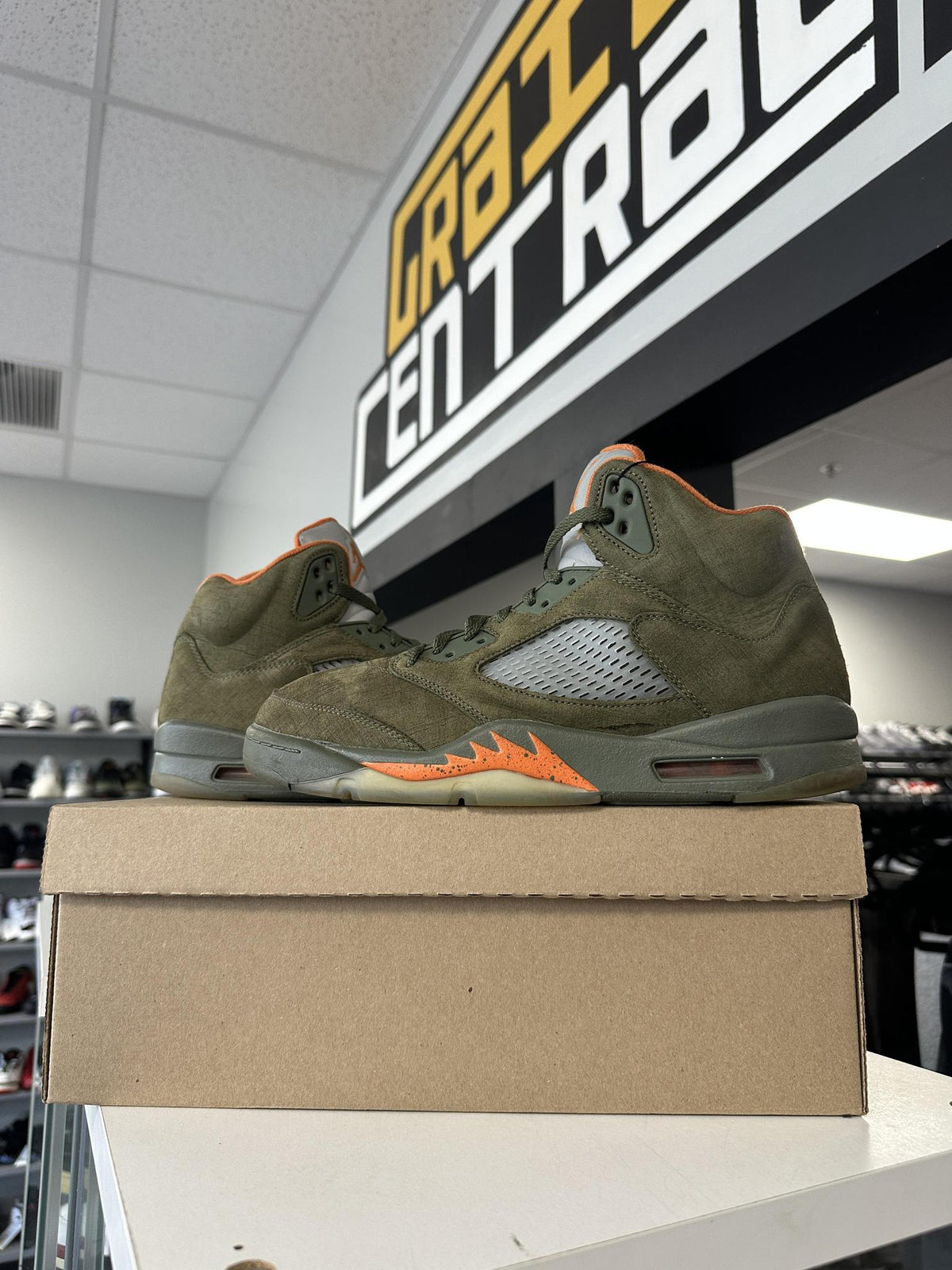 Jordan 5 "Olive" Size 10.5 Used