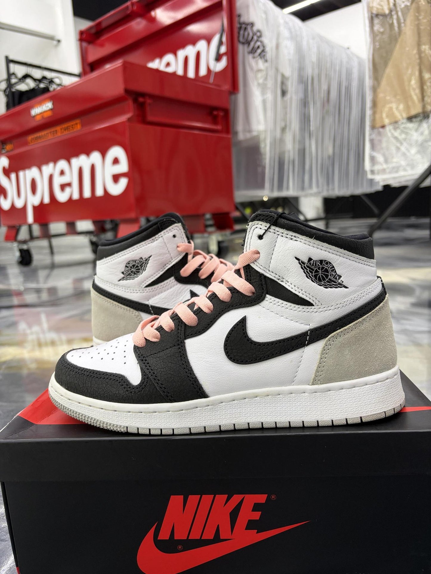 Jordan 1 High "Bleached Coral" Used Size 6Y/7.5W