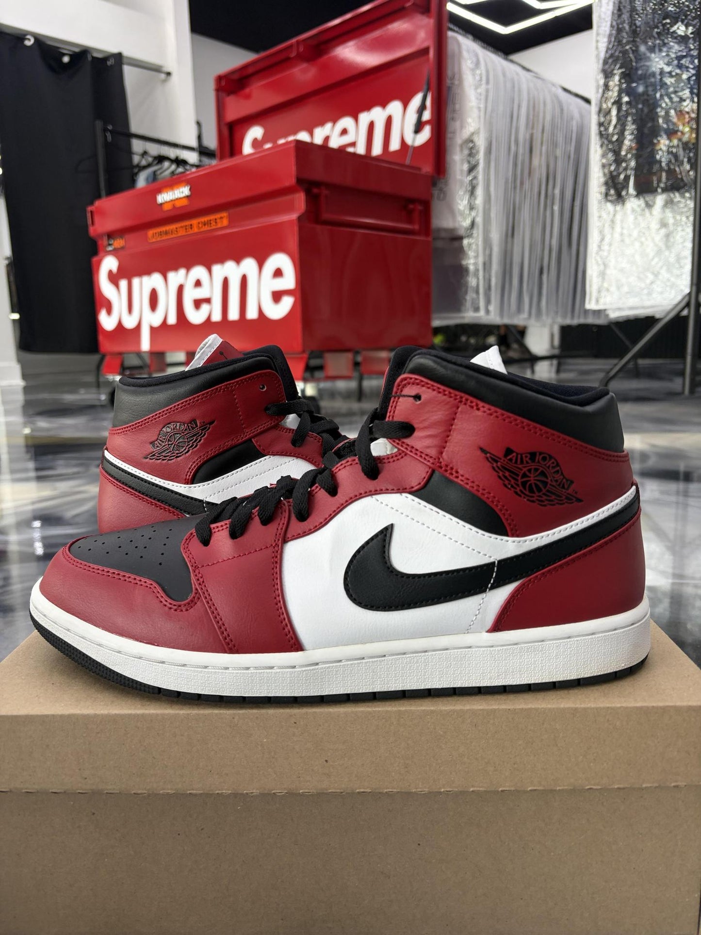 Jordan 1 Mid "Chicago" Used Size 13