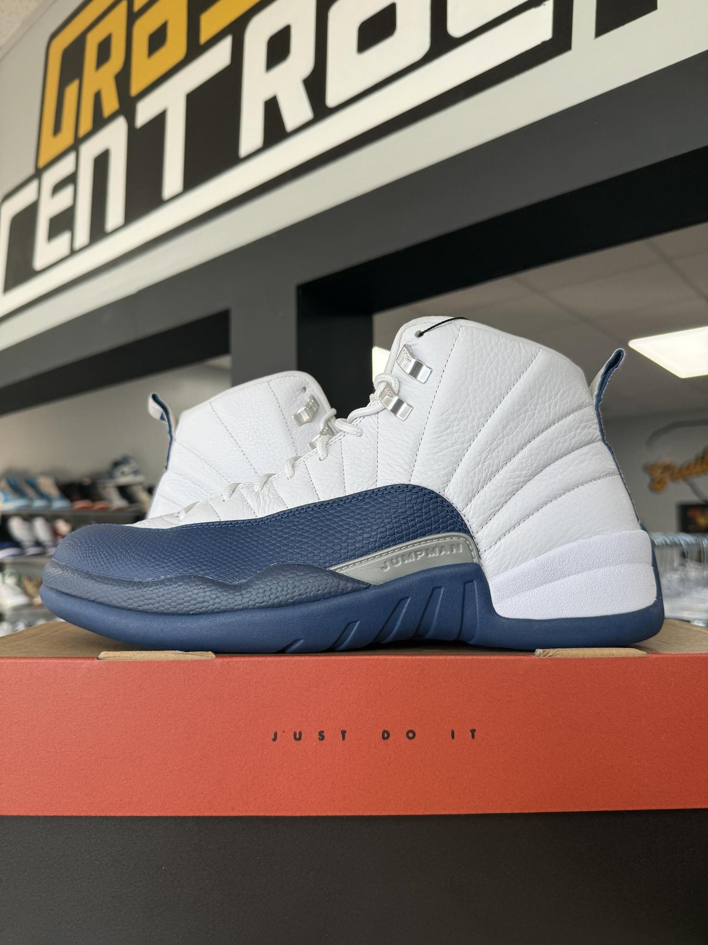 Jordan 12 "French Blue" Used Size 10.5