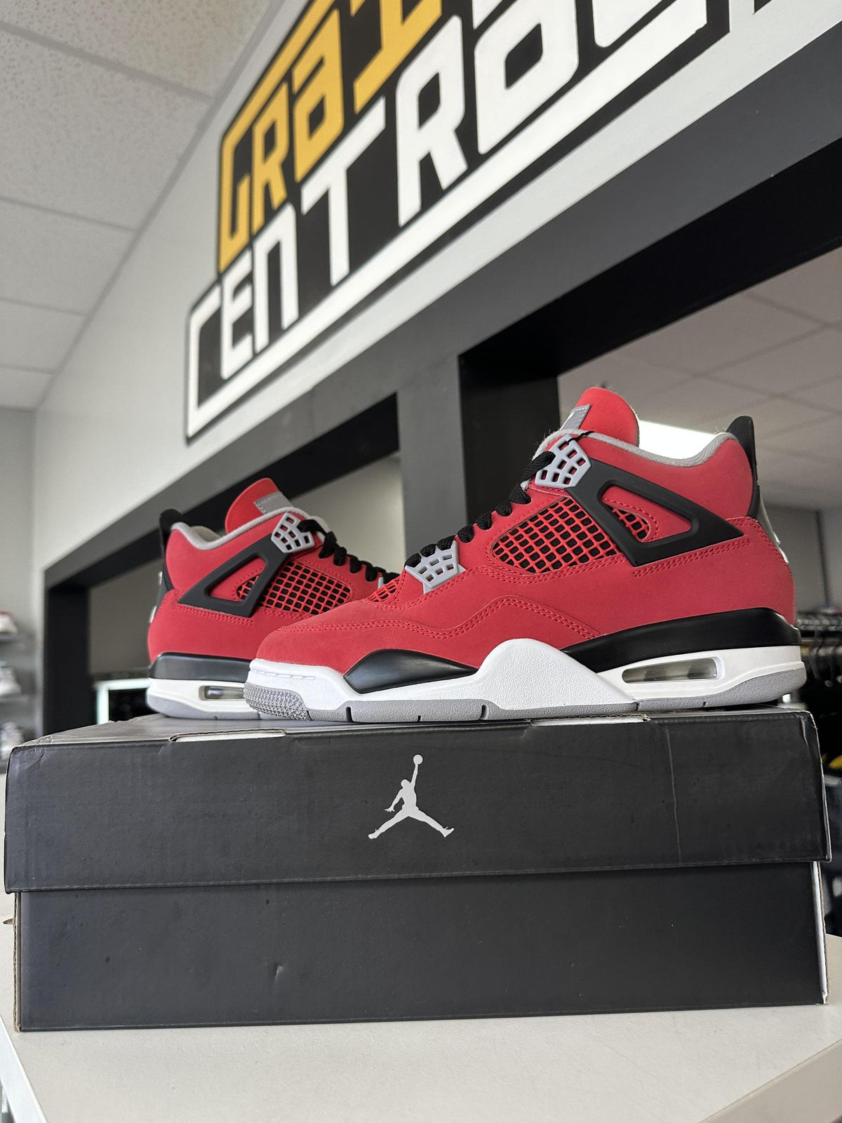 Jordan 4 "Toro" Size 7Y/8.5W Used