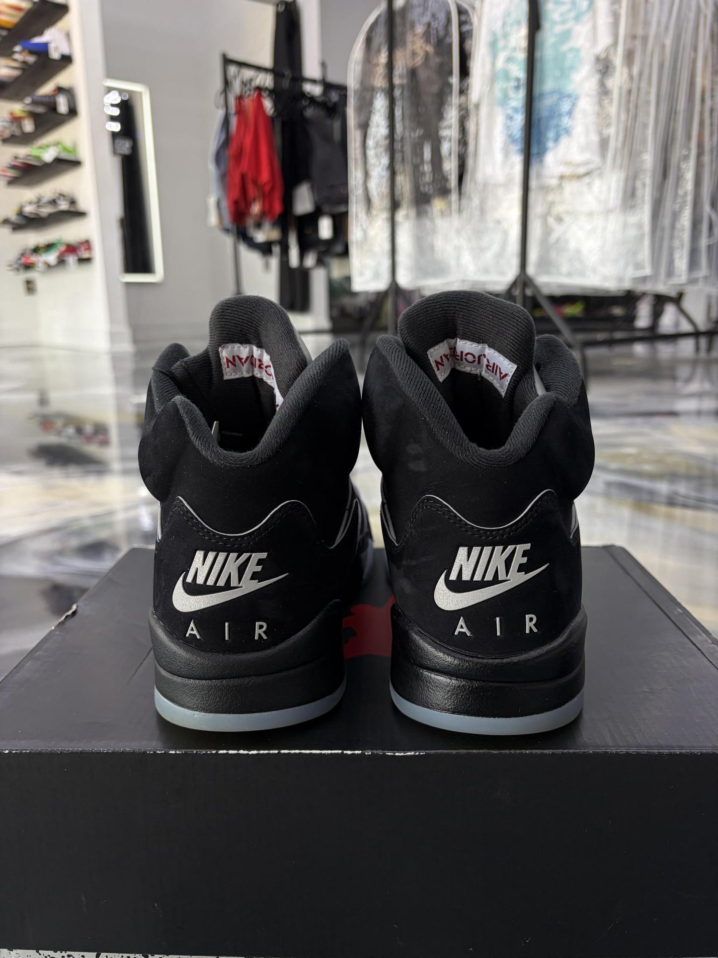 Jordan 5 "Metallic Reimagined" Used Size 8