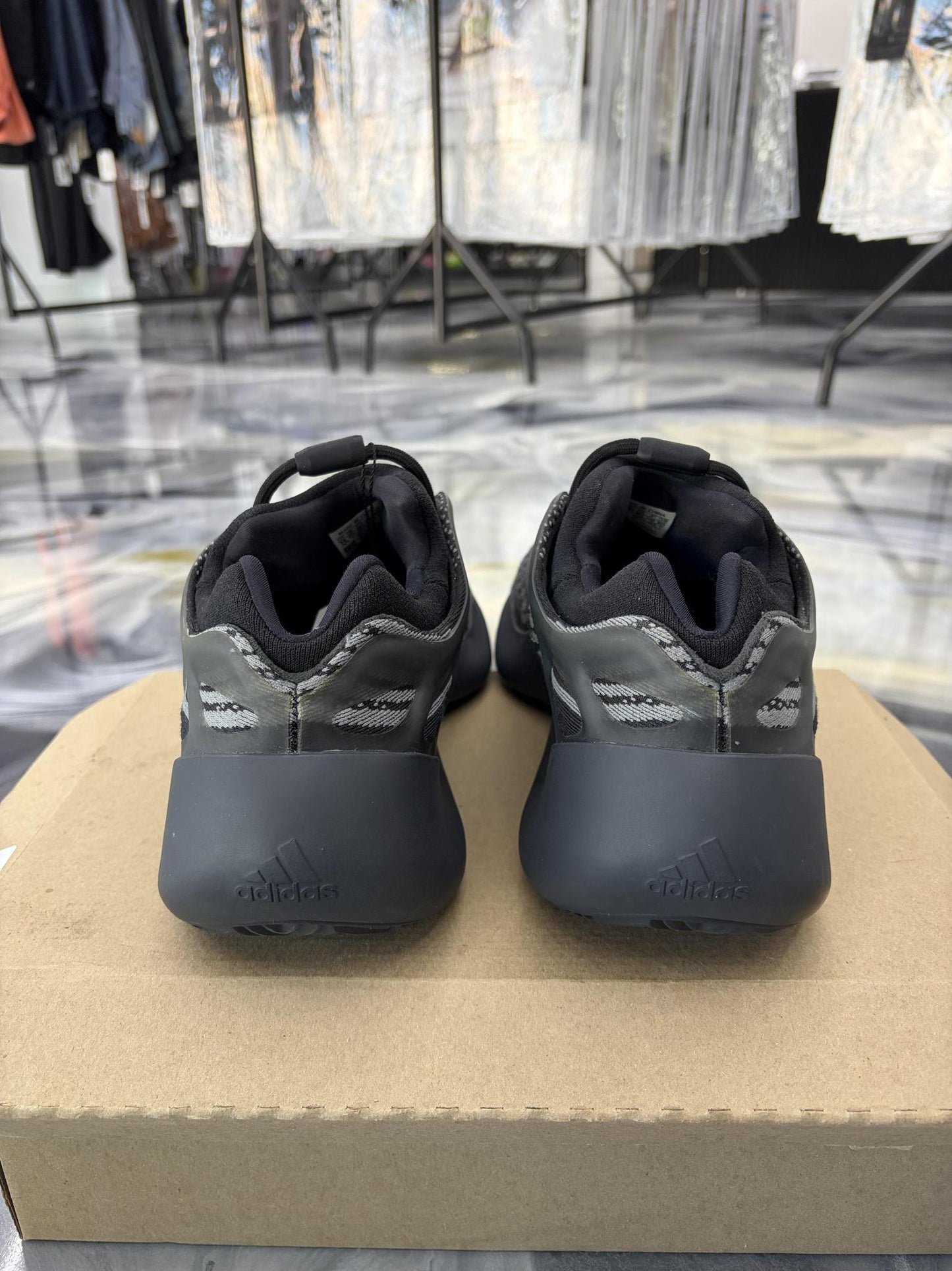 Yeezy 700 V3 "Dark Glow" Used Size 14