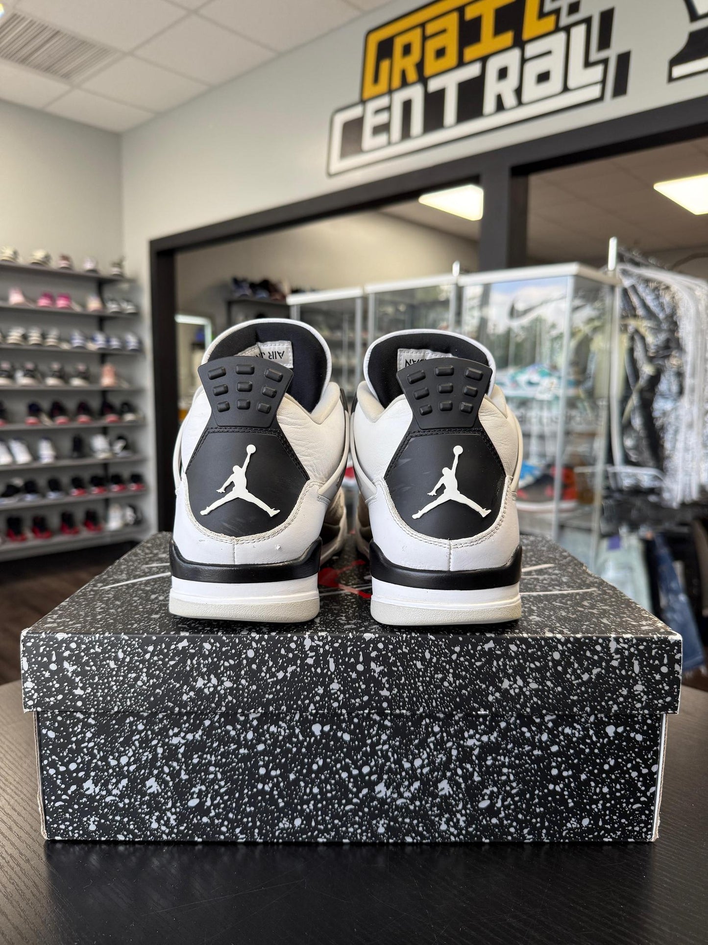 Jordan 4 Military Black Used Size 9