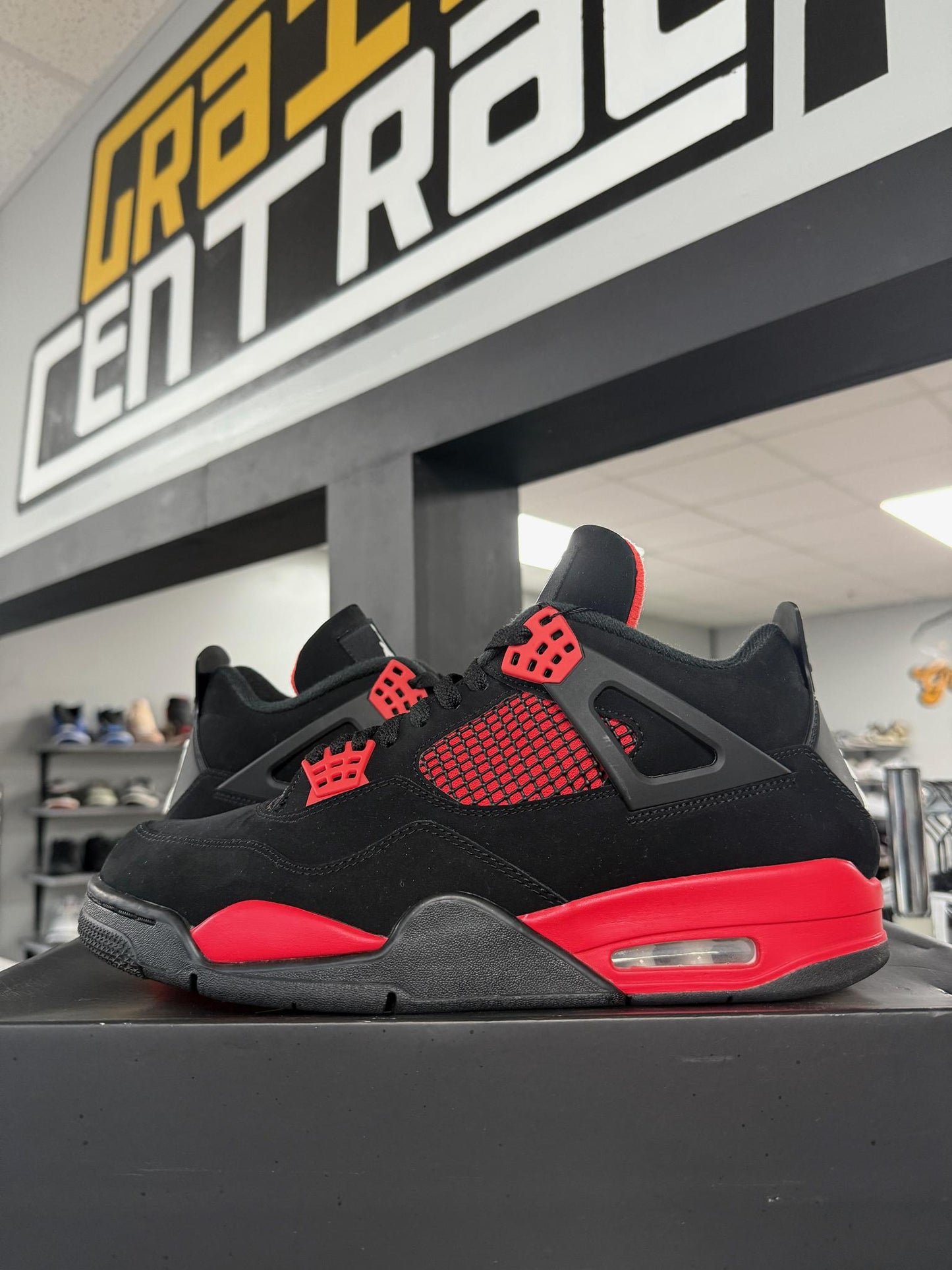 Jordan 4 "Red Thunder" Used Size 11.5