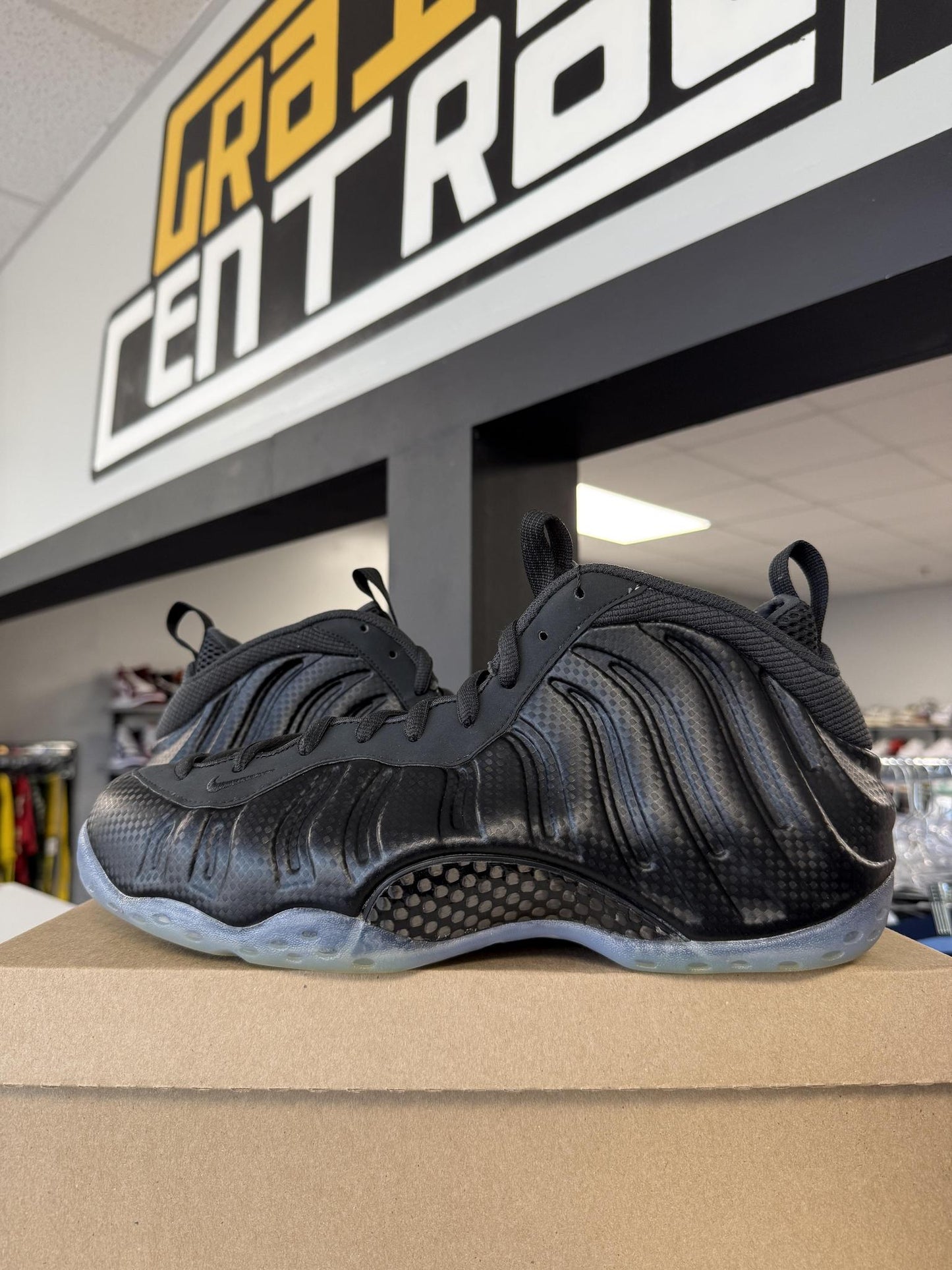 Nike Foamposite "Carbon Fiber" Used Size 12